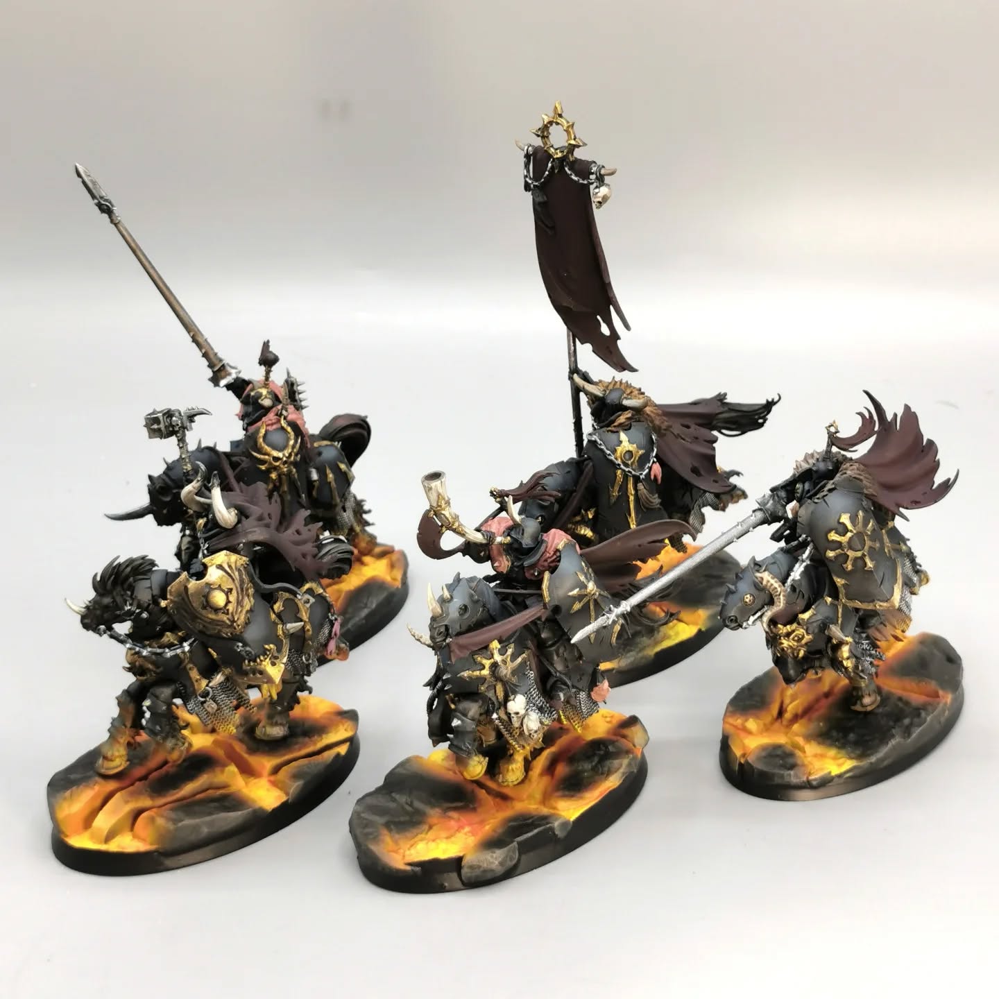 WIP !
SpearHead Chaos - Slave to Darkness
Commande table top Confirmé
#painting #paintingwip #paintingwarhammer #Warhammer #Warhammercommunity #slavetodarkness #slavestodarkness #chaos #chaosarmy #miniaturewip #miniatureart #minis #lava #lavaeffect #lavabase #airbrushpainting #airbrush #airbrushart