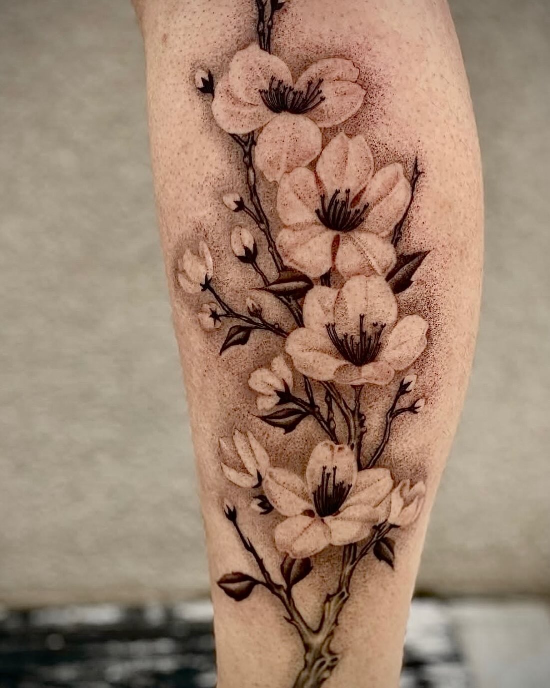 @chica_myra getting down as usual on some outstanding black and gray,
#womensupportingwomen #workhard #tattooartist #tattooing #tattoos_of_instagram #tattooartistinnewmexico #albuquerquetattooartist