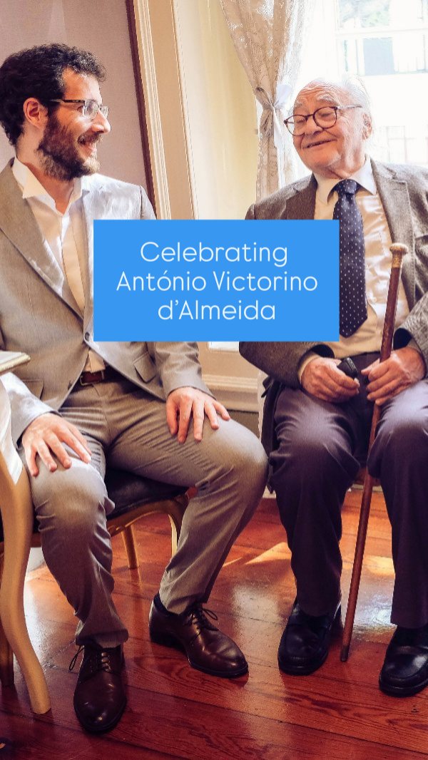 ✨ 21 days to go! ✨
Today, I want to once again celebrate my dear friend, Maestro António Victorino d’Almeida, who just turned 85.
Over the years, we’ve shared many unforgettable collaborations across Portugal and throughout the European Union — moments I will always cherish.
Maestro d’Almeida has written more than 150 opus, leaving an extraordinary mark on Portuguese music and beyond. His creativity, humor, and humanity continue to inspire me and so many others.
Feliz aniversário, Maestro! Muito obrigado por tudo.
#WhereTheEarthEnds #PedroEmanuelPereira #AntónioVictorinoDAlmeida #HappyBirthdayMaestro #PortugueseComposer #150Opus #ComposerLegend #ContemporaryClassical #ModernClassical #PianistLife #ComposerLife #CountdownToRelease #DolbyAtmos #Oclassica #NewMusic2025 #PortugueseMusic #MusicalTribute #MusicalLegacy
