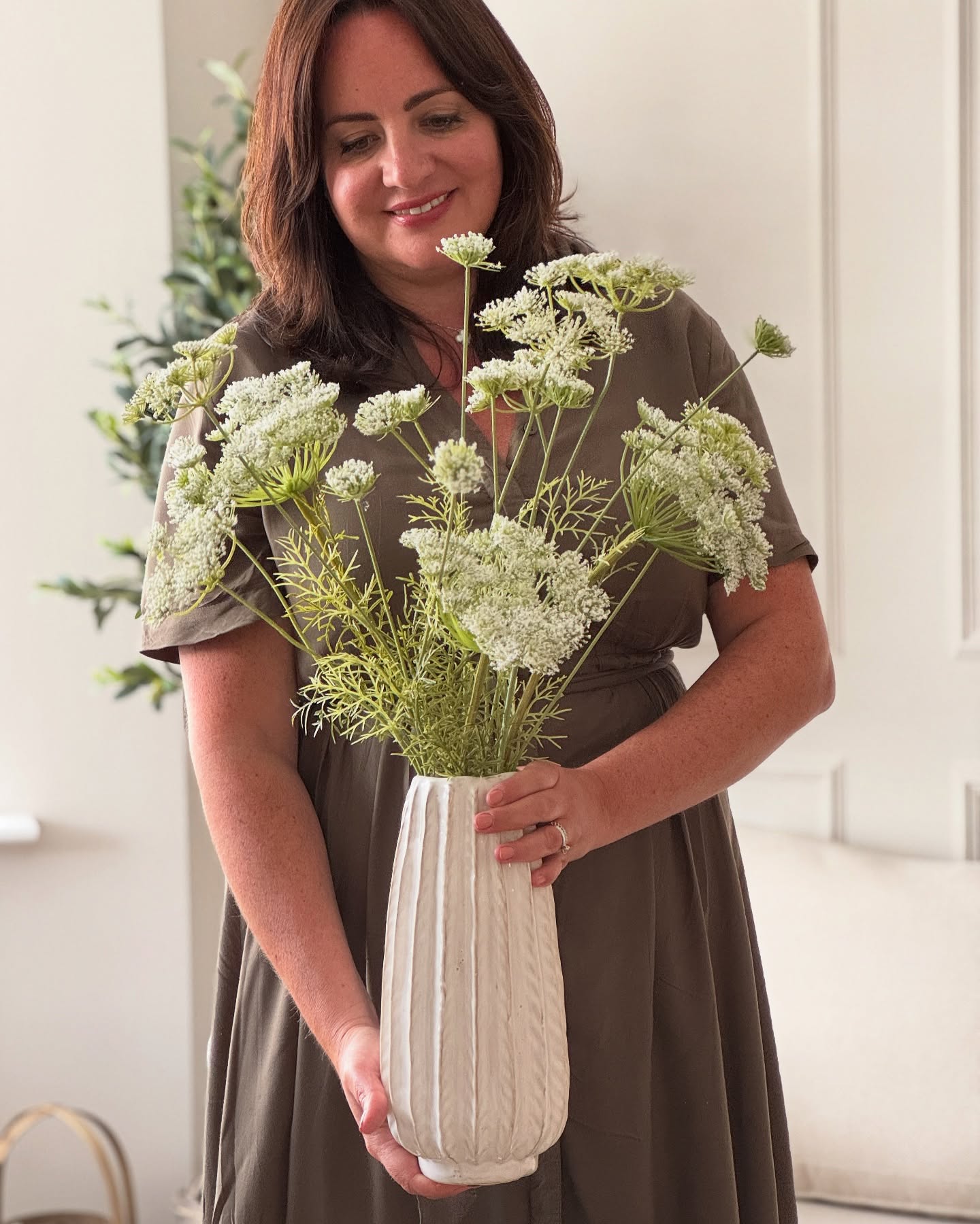 ✨ BANK HOLIDAY BLOOMS ✨
This Bank Holiday weekend, bring a touch of everlasting elegance into your home with 15% OFF all our faux plants, stems and bouquets — including the beautifully lifelike Faux English Meadow Bouquet, pictured here 🤍
Use code MAY15 at checkout to save — but don’t hang about! Offer ends Monday at midnight ⏳
Whether you’re refreshing a corner or styling a seasonal display, our collection is made to last and is effortlessly charming 🌿
#BoxwoodHomeInteriors #BankHolidayStyle #HomeDecorInspo #FauxFlowers #InteriorStyling #EnglishMeadow #NeutralHomeDecor #FloralArrangement #HomeStylingUK #FauxFlorals #CheshireHomes #ModernCountryStyle #HomeInspo #SpringDecor #TimelessInteriors #BotanicalStyle #WeekendVibes #BankHolidayWeekend #DiscountAlert #may15