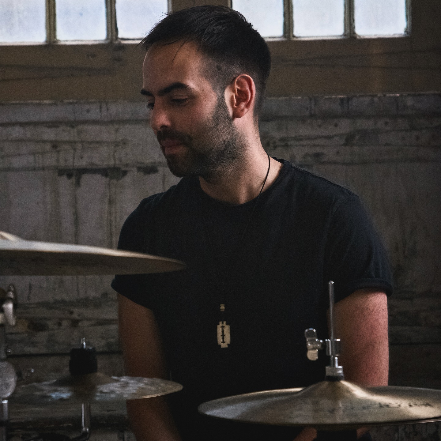 Filming some bits for @georgemariosofficial with a few other legends including @dionisio.pm and @guitaristrobin 🎬
Check out the video for ‘Your Heart’! 📽️
📸 by @billycrabbemusic
#drumsdrumsdrums #vf15 @istanbulagop #drummer #drummergram #remodrumheads #sessiondrummer #londonmusician #londonmusic #drummerinlondon #drum #drums #drumkit #drumset #instadrums #soundsfrommyattic #drumminglife #remoterecording #remotedrumtracks #remotedrumrecording #livedrummer