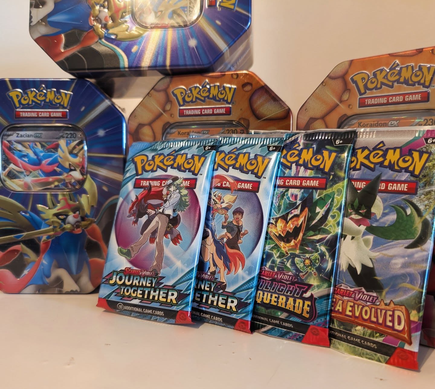 These Slashing Legends Tins are the latest release, and they come with a cracking selection of packs! Don't sleep on these, and get yours today on the website (link in bio).
#Pokemon #PokemonFans #PokemonGo #PokemonCards #PokemonToys #PokemonMerch #PokémonCommunity #PokeShop #PokemonProducts #PokémonCollectors
#PokemonCardCollection #PokemonFigures #PokemonToys #ShinyPokemon #PikachuMerch #PokemonTrainer #PokémonFansUnite #PokeStop #PokémonGifts #PokémonArt
#Pokemon25 #PokemonScarletViolet #PokemonNewRelease #PokeDecks #PokemonChallenge #CatchEmAll #PokemonUnboxing #PokeBattle