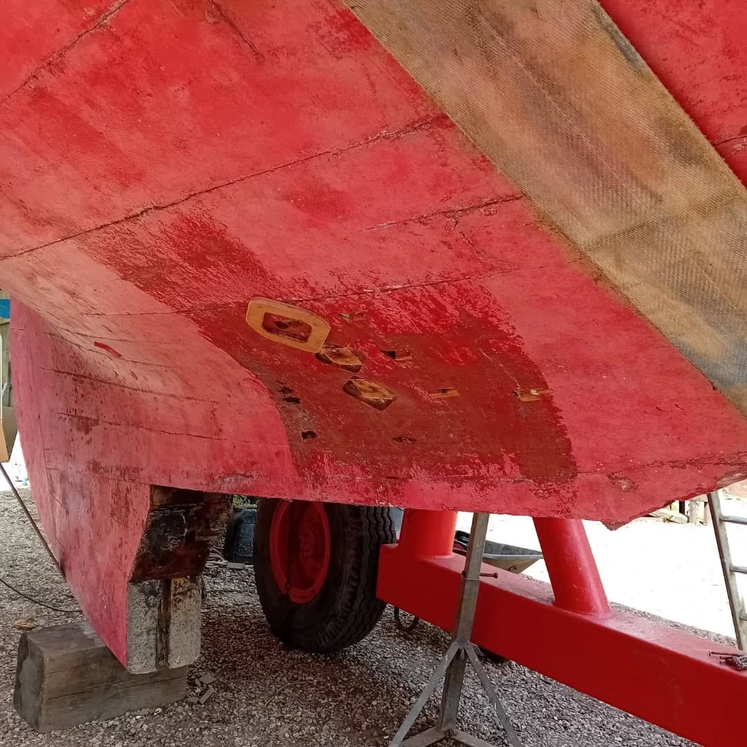 Fitting new graving pieces over graving pieces we fitted nearly 30 years ago for the same owners. Wooden boats can be kept on a budget!