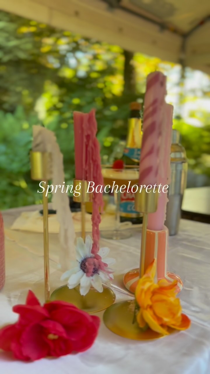 Evjf de Rosanna, merci pour votre confiance 🙌🏽🌸💯. Bachelorette, la saison est officialement ouverte 💍👰♀️🤵♂️🌸
#sipandpaintgeneve #evjfgeneve #geneveart #bachelorettegeneve