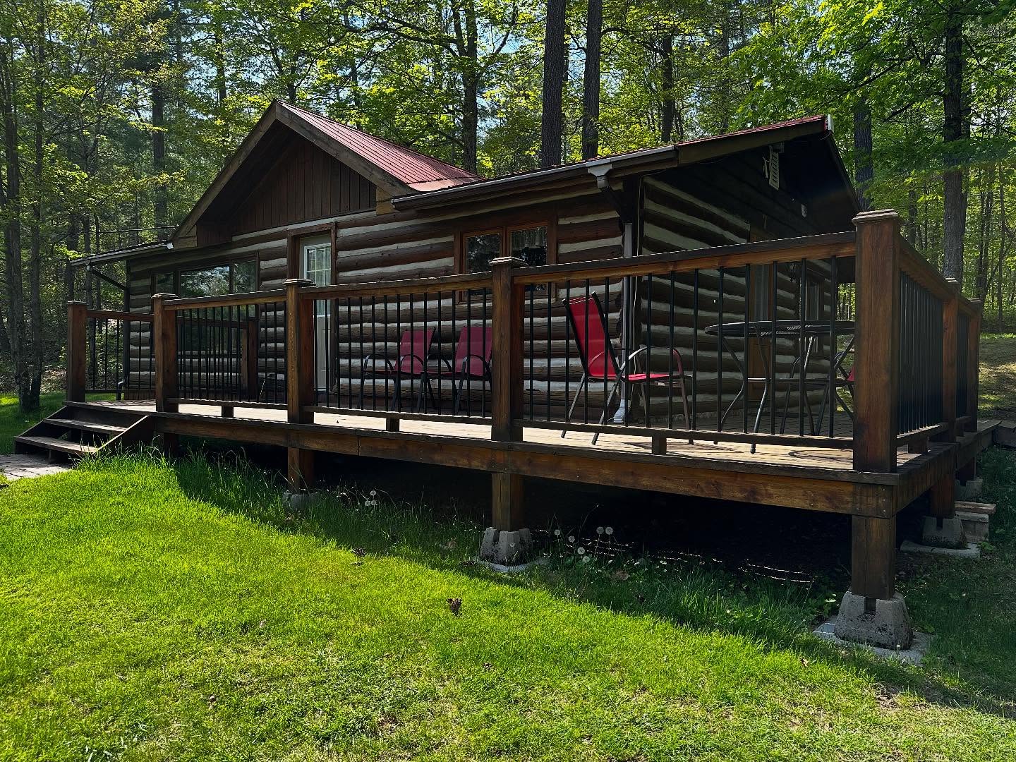 🎉 BREAKING NEWS: A miracle has occurred! 🎉
Our super-snuggly, 3-bedroom slice of paradise is BACK ON THE MARKET for July 12–19—all thanks to a last-minute cancellation. Contact us for more info