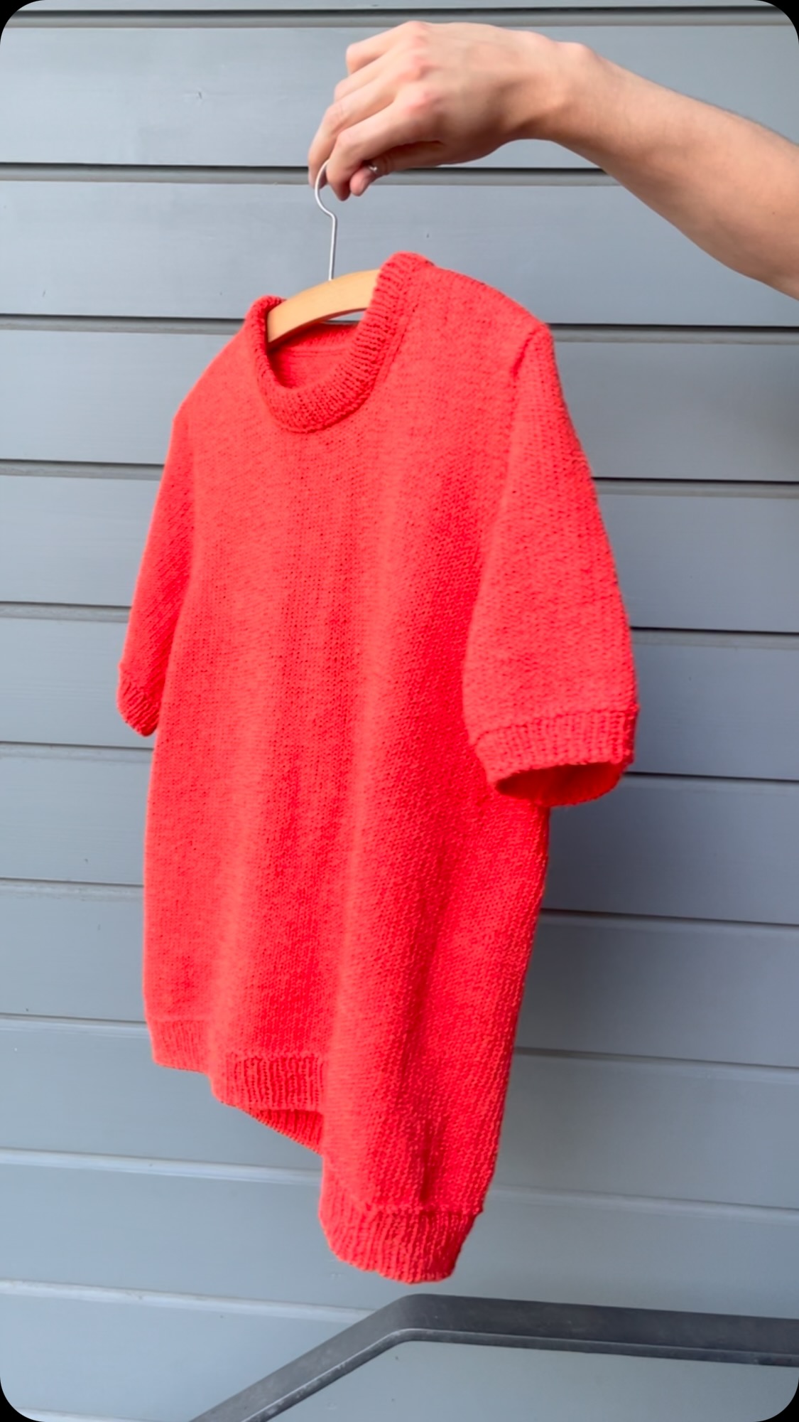 Poppy Tee von Petit Knit
Ein zeitloser Klassiker in #cottontrio von @rowanyarns.
84% Baumwolle 8% Wolle 8% Alpaca
Ein Liebling fürs ganze Jahr.
Die Farbe Tiger und sieben weitere Farben findet ihr im Fibre Atelier. Das wäre doch ein super Projekt für Auffahrt oder nicht?
#fibreatelier #cottontrio #rowanyarns #poppytee
