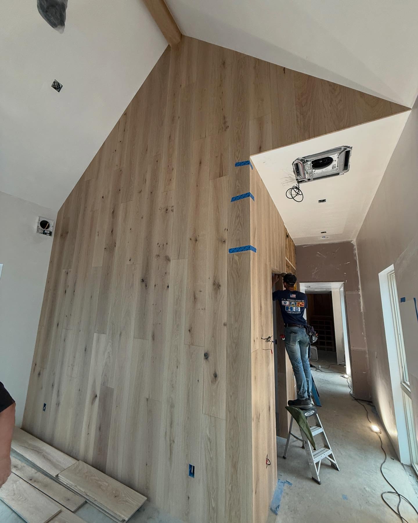 White oak cladding going up at Smithfield—walls, ceilings, the works! Love watching a space come to life and warm up with natural materials like this. And check out that fan detail at the ridge—so satisfying seeing these ideas turn into the real thing! More to come soon!!!
#Smithfield #WhiteOak #EchelonBuilders #CustomHomes #WarmInteriors #WoodDetails
Finish carpentry - @ward_construction_cape_cod
Framing by- @mccormackbuilders
#echelonbuilders #architecturalmillwork #custominteriors #finecraftsmanship #LuxuryHomes #oakceiling #finewoodworking #handmade #gobuild #woodceiling #finewoodworking #finehomebuilding #gobuild
