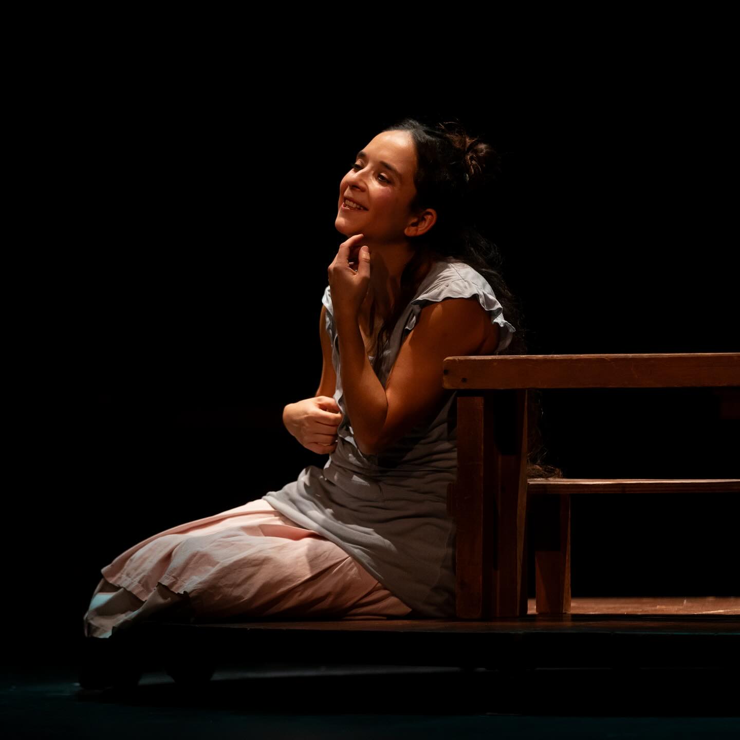 ¡ES HOY, ES HOY!
Arranca nuestra temporada en Teatro CorpArtes con Los Peces No Vuelan de @lamonailustre.
Hoy comenzamos con:
🕚 Función escolar – 11:00 hrs
🌙 Función general – 20:00 hrs
Una historia entrañable, poética y llena de emoción nos espera en el escenario.
¡Nos vemos en el teatro!
🐡 LOS PECES NO VUELAN
🗓️ 23 MAYO | 20:00 h
🗓️ 24 MAYO | 19:00 h
👥 Público sugerido +8 años
📍 Rosario Norte 660, nivel -2, Las Condes
@mairaboden
@felipezepedau
@diegoriffart
@alextremista
#ValeEscorza
@paulabarracepe
@joseluiscifuentessoto
@ferjaviersolis
@gasparduclosbesa_
@soy.larach