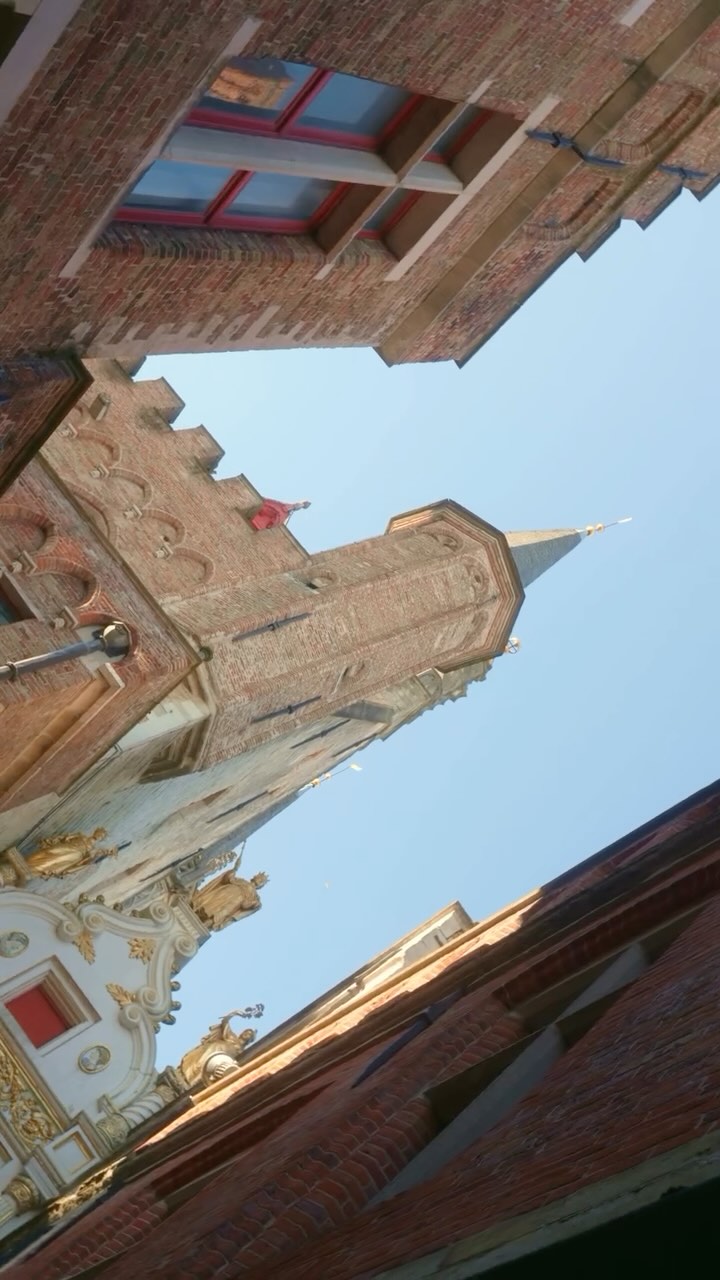 Nice scenery in the heart of Brugge 🇧🇪 | Shot with FX30 | Edited with DaVinci Resolve
#brugge #cinematiclook #sonyfx3 #cinematography #visualstorytelling