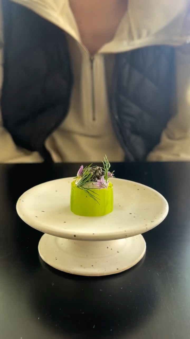 Making cucumber cups cool again
Compressed Cucumber | Whipped Cream Cheese | Dill Pollen | Platinum Osetra Caviar
#privatechef #grandrapids #eater #jamesbeardfoundation #privatedining #finedinning #phoneeatsfirst #grandrapidsmi