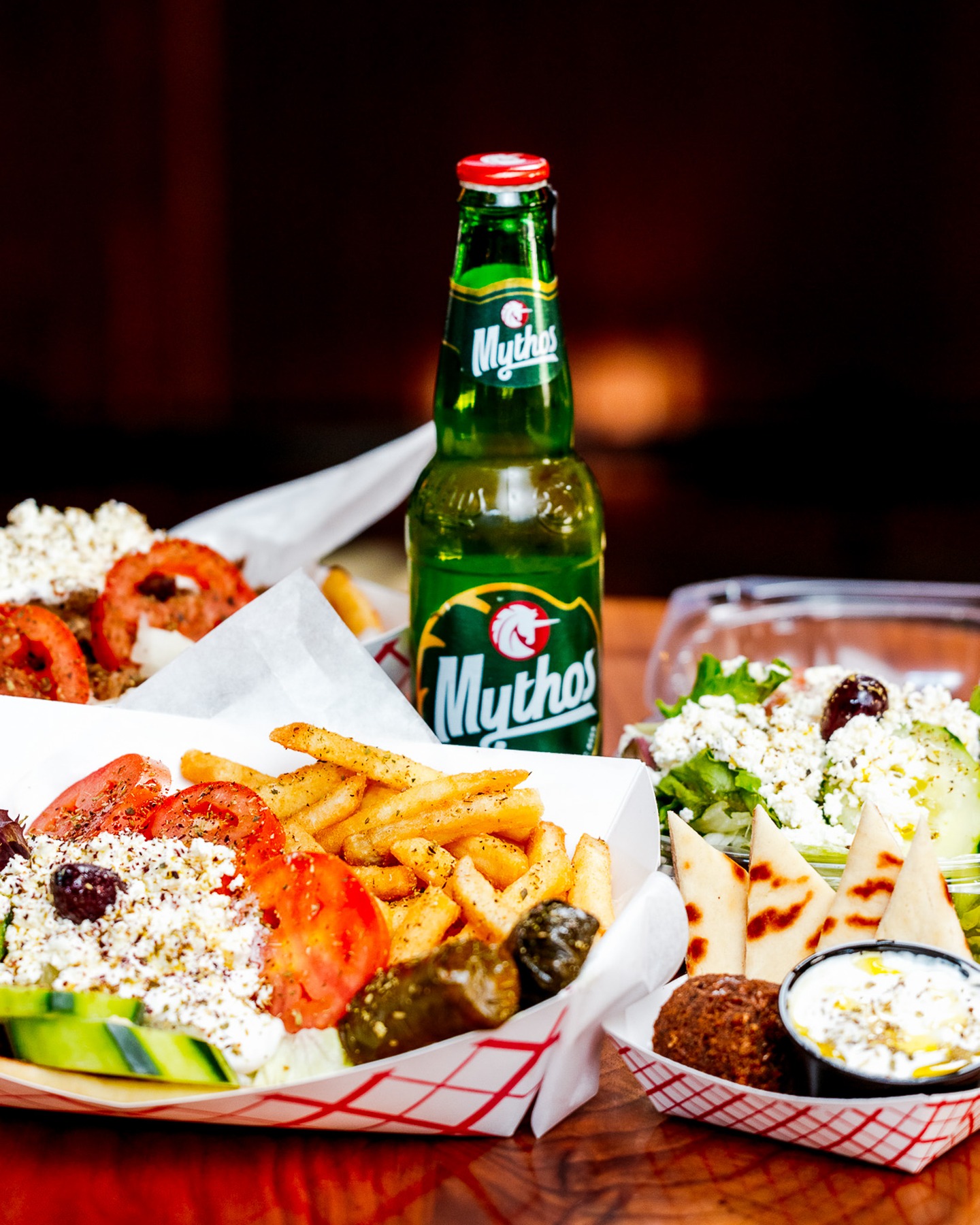 No one does Greek food like @mamafofos, and that's a fact 🤌