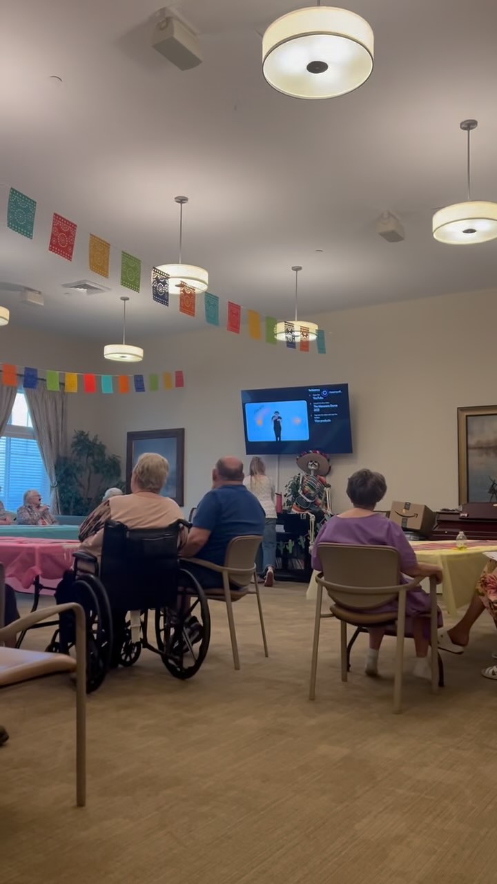 Our humanitarians are wrapping up local service hours and getting ready for their international adventures! 🌍💚 Departure dates are just around the corner - let the countdowns begin!
Here’s an inside look at @siennacwheeler ‘s Main Service Site and the connections she has made this year!
#ServiceYear25 #Youthlinc #Service
#LifetimeHumanitarians #Community #Utah