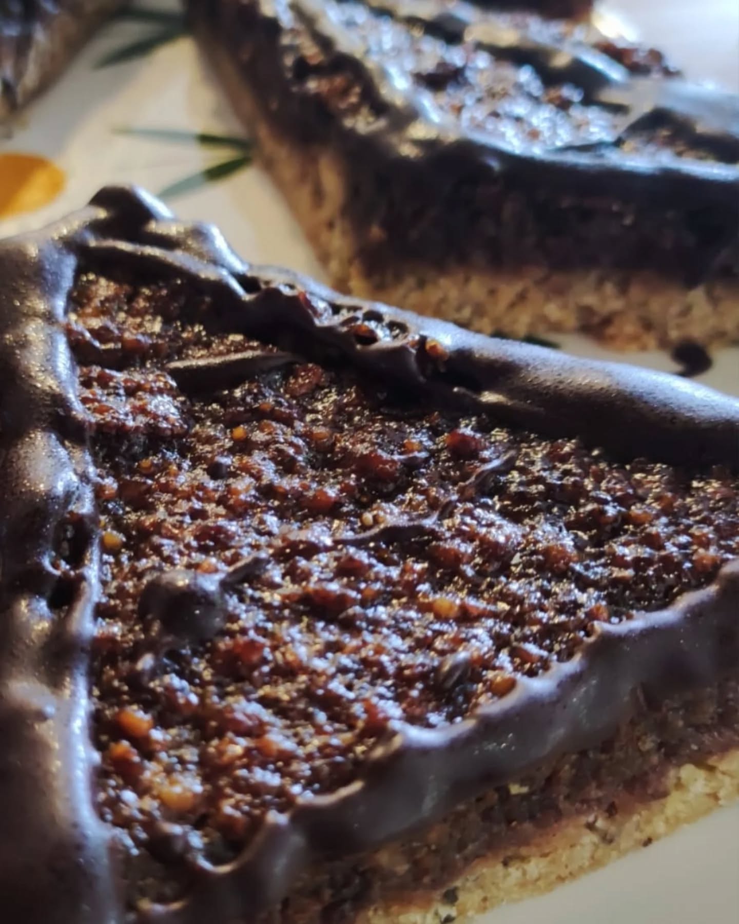 🌰 Nussecken
❤️ Bei uns im café Ton gibt es jedes Wochenende ein wechselndes Angebot hausgebackener Kuchen und besten Barista-Kaffee!
☕ Die Öffnungszeiten & Veranstaltungen für den laufenden Monat findet Ihr im Highlight "Aktuelles" hier auf Instagram und auf unserer Website (link in der Bio).
Wir freuen uns auf euch! ❤️
#caféton #fabrikschleichach #keramikwerkstatt
#kaffeeliebe #kaffee #barista
#kuchenliebe #kuchen