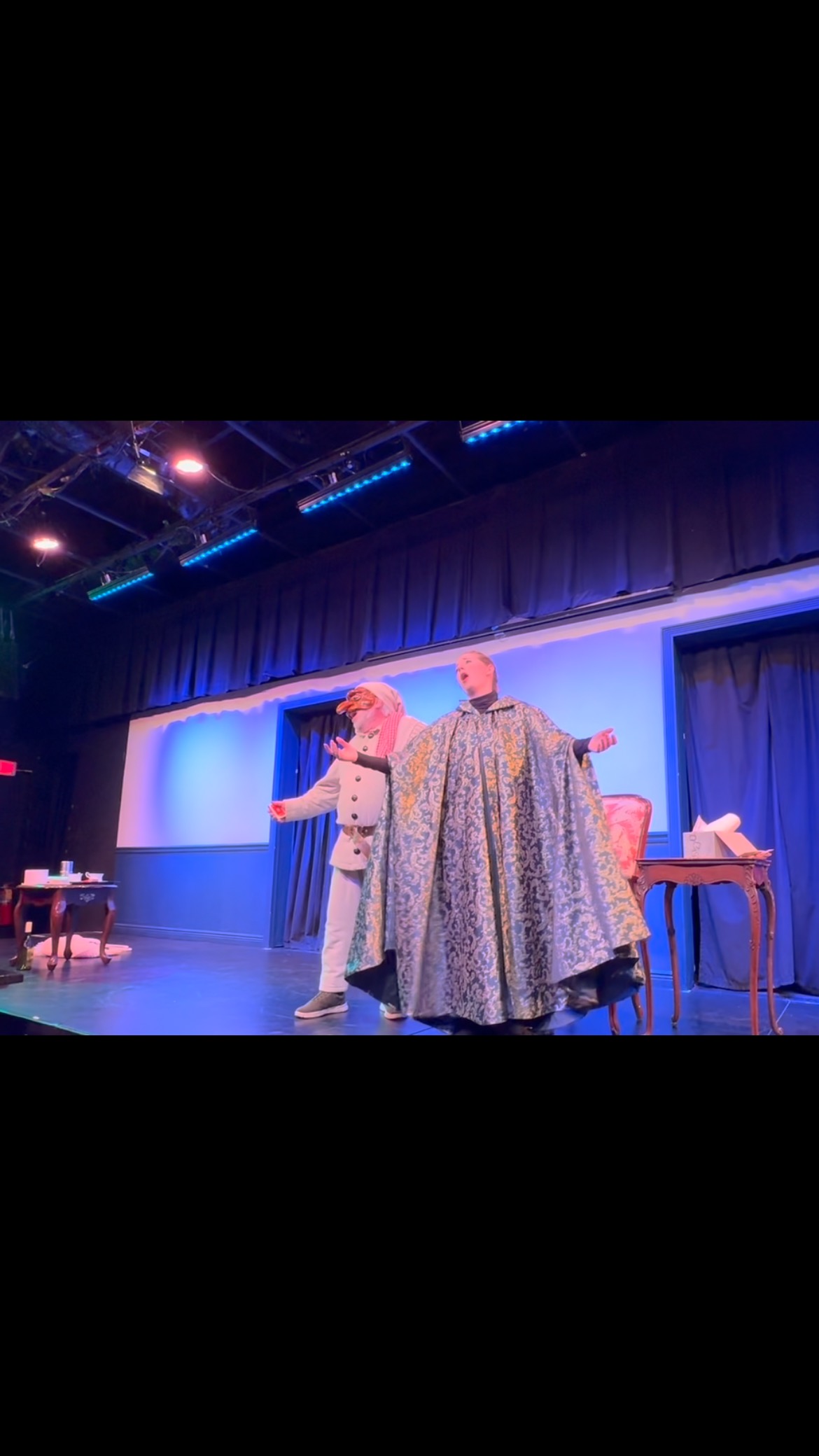 Thank you to all who came out on Sunday night for La Solitudine del Cetrulo! We hope you had as much fun watching it as we did performing it. And for those who missed it, here’s a little peak at the closing song - a beautiful Neapolitan love song written by Antonio Fava.
#commediadellarte #comicmask #masks #italianinchicago #pulcinella #workshop#performance #chicagotheatre #clown