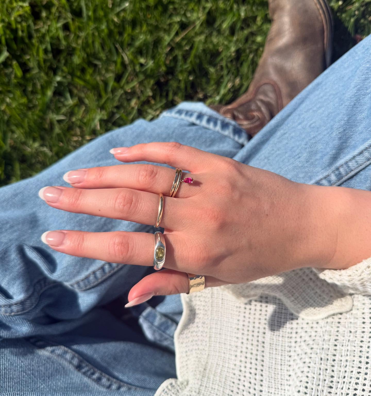 This dainty pear shaped charm ring goes perfectly with a mixed metal stack! 💛🩶💛
#ringstack #handmadejewelry #jewelrydesigner #mixedmetaljewelry #shopsmall #rubyjewelry #ootd #fashion #shoplocal