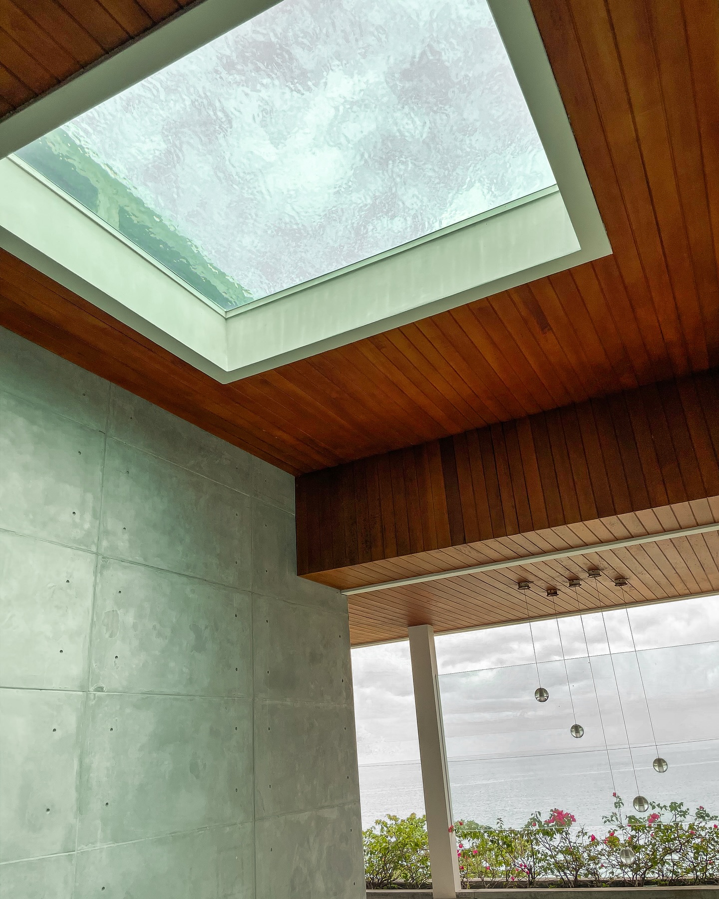 Look up and dive into design perfection
This mesmerizing glass skylight beneath our villa’s pool isn’t just a view—it’s a statement. Let natural light and shimmering water reflections create the ambiance for your dream escape.
.
.
.
.
#Bluesiam #mayaandavilla #bluesiamvillas #phuketvilla #surinbeach #phuket