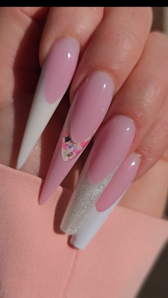 ✨️Amazing week at @magneticnaildesign HQ with the best teacher @natalia_magnetic_educator 📚📐
Thank you for sharing your knowledge and helping us reach our full potential by stepping outside our comfort zones.
Feeling inspired, motivated and full of new ideas – ready to bring all this knowledge back to my students and clients!
Forever grateful for the opportunity to learn from the best.
.
.
#NeverStopLearning #MagneticEducator #NailTraining #GratefulHeart #LevelUpSkills
#magneticnaildesign #magneticfamily #education #amazingtime #nailsbern #naileducation #nailistika #nailsnailsnails