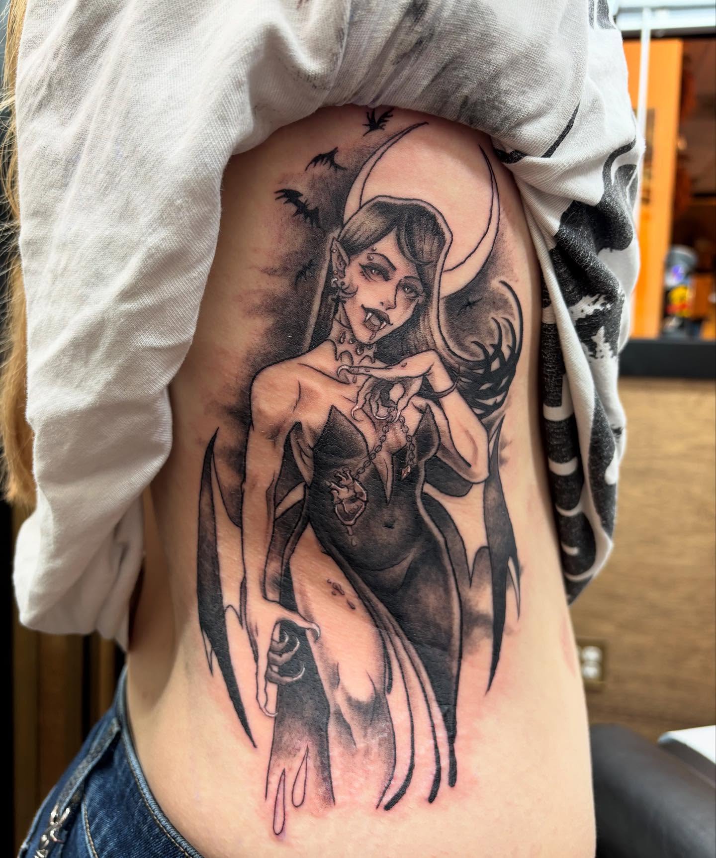 Please excuse the redness of this Vampire Babe, my client sat like a champ and finished this in one shot 😵 ALWAYS love a sexy monster… they’re so fun to design 😜 #tattoo #blackandgrey #vampire #vampiretattoo #vampirepinup #customtattoo #gothtattoo #queertattooartist