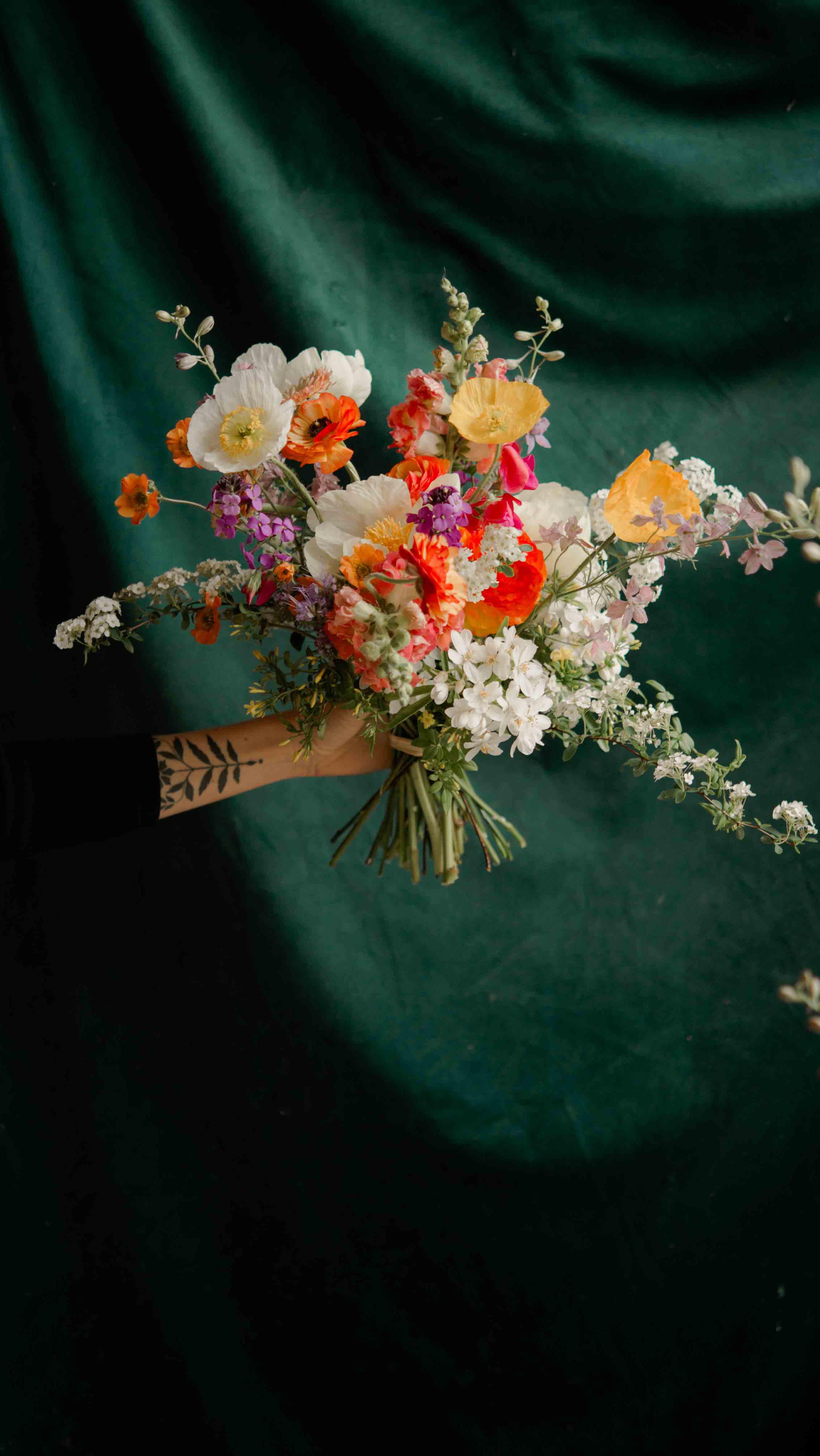 Workshop printanier! Merci aux 7 participantes d’être venues des 4 coins de la France (littéralement) J’ai adoré le groupe que vous avez formé durant ces 3 jours!! #ecofleuriste #fermeflorale #collectifdelafleurfrancaise #formationfleuriste #reconversion