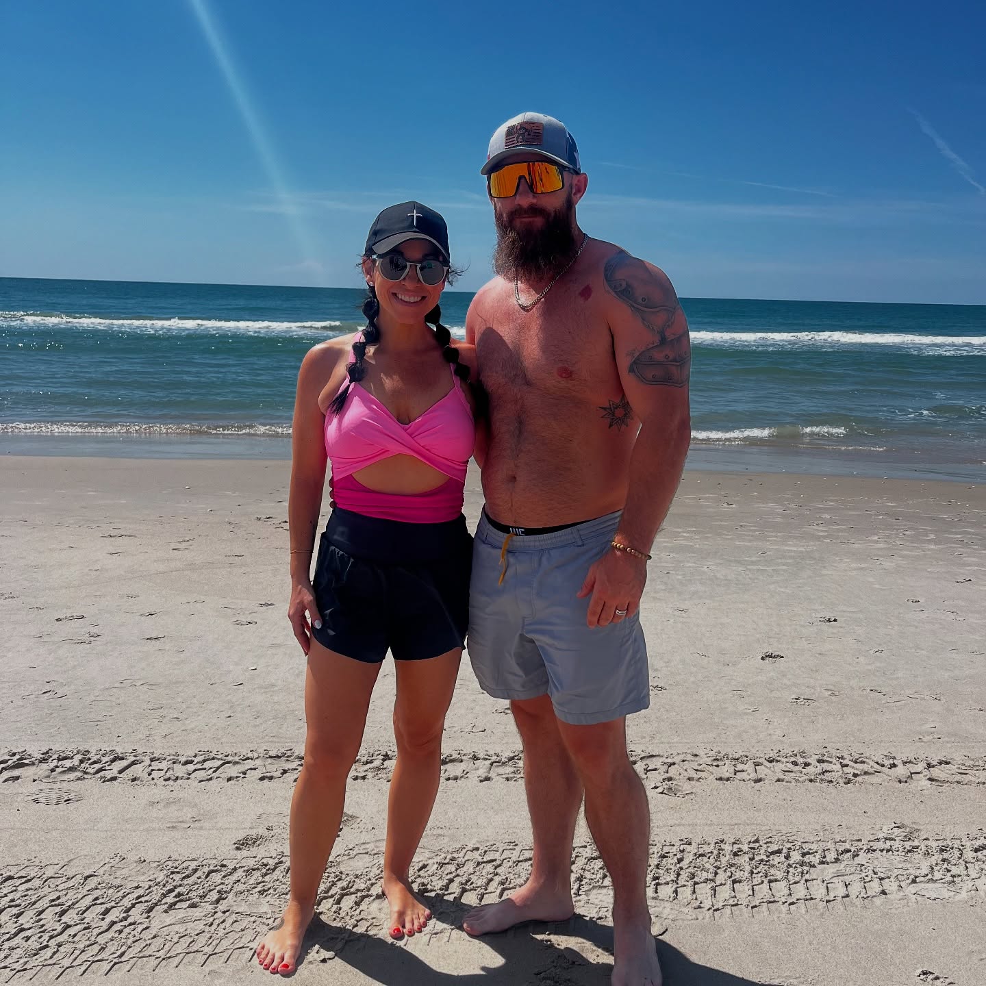 Contracts signed and now we’re on Island Time 🇺🇸 🏖️ Blessed to have the opportunity to help one more person find their place! 🏡 ClPretty Relentless Realtycome 🏃🏻♀️
Pretty Relentless Realty