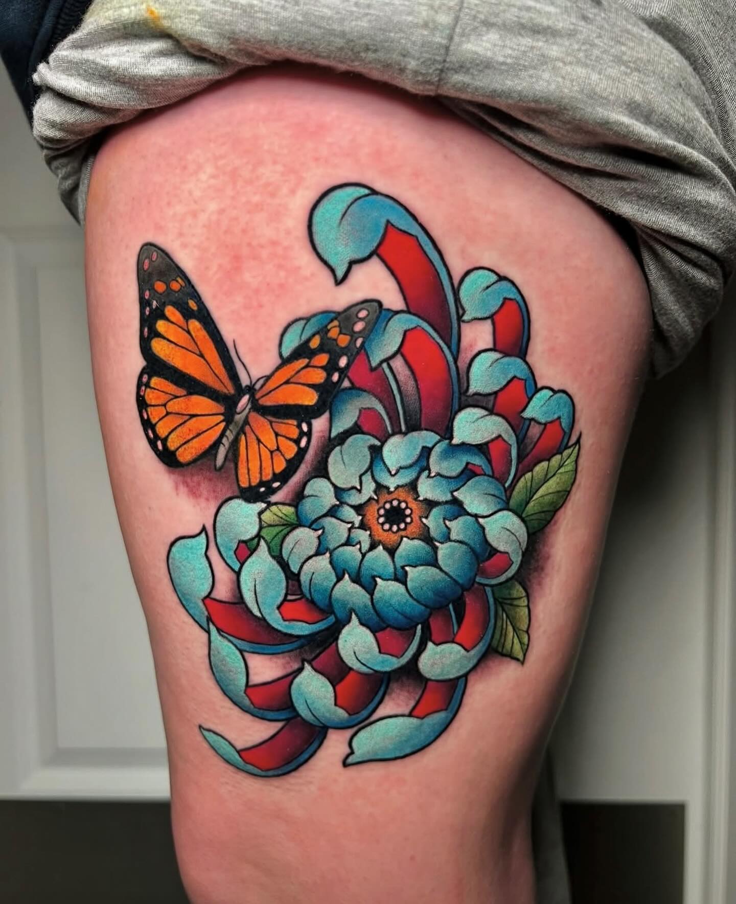 Tattoo by @nickmtattoos Contact Nick for appointments thru DM’s (direct message) or using the contact form on our website STAYTRUEOHIO.COM #peonytattoo #flowertattoo #clevelandtattooartist