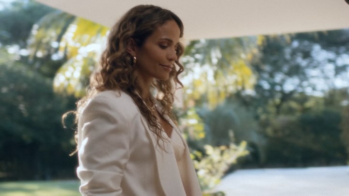 Material para @sudamerispy 🎥
Productora: Renovatio Films
Director / DOP: Xime Barba
Productor ejecutivo: Mauri Du
AD: Paloma Vargas
Jefe de producción: Beta Giménez
Asistentes de producción: Giovanni Coronel, Ara Viveros
Jefe de locaciones: Santiago Eguia
Asistente de vestuario: Thessa Rau
Maquillaje: Laura Vera
Directora de arte: Liza Rubiani
Asistente de arte: Cesar Vera y Aragon
AC: Junior Masi
2da AC: Agostina Ardanaz
Gaffer: David Acosta
Key grip: Rolan Acosta
Eléctrico: Roberto Ocampos
Post: Cesar Martinez
Sonido directo: Ed Escalante
Catering de las chicas