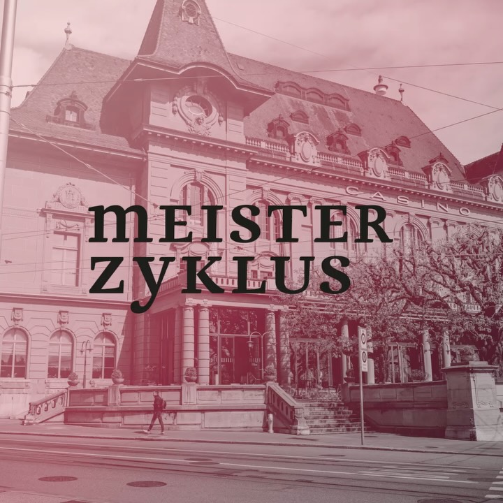 Liebe Freunde des @meisterzyklus im @casino_bern
Nach dem Sommer erwartet uns eine Konzertsaison mit Klassik-Grössen wie @maria.joao.pires, @marthaargerichpiano und @epahud. Mit @anastasiakobekina, @lucas_arthurjussen und @leiazhu sind zudem hervorragende junge Interpreten einer vielversprechenden neuen Generation vertreten. Auch @oliver_schnyder_official wird wieder zu Gast sein mit @mariaioud und @felix.klieser.
Digital Detox im Abo? Gerne nehmen wir Saisonabo-Buchungen per Telefon 031 994 49 22 (Di – Fr 8.00 –12.00 Uhr) oder Mail billettkasse@meisterzyklus.ch entgegen!
Mit dem Abo sichern Sie sich ihren Lieblingsplatz über die ganze Saison und profitieren von 10% Rabatt gegenüber dem Einzelkartenverkauf.
Alle weitere Infos finden Sie auf
www.meisterzyklus.ch
