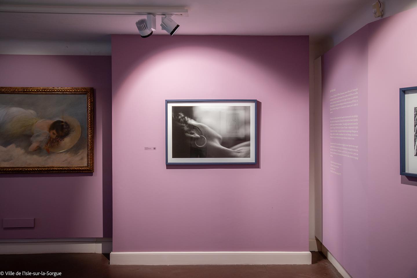 Extrait de l’exposition « Rêve ! » une ode à la sieste…
Ici #bernardplossu #francoisenunez #pierrecarrierbelleuse @cnapfr
@campredonartetimage
#campredoncentredart #siesteaumusee #exporeve! @villedelislesurlasorgue @islesurlasorguetourisme @vaucluseprovence