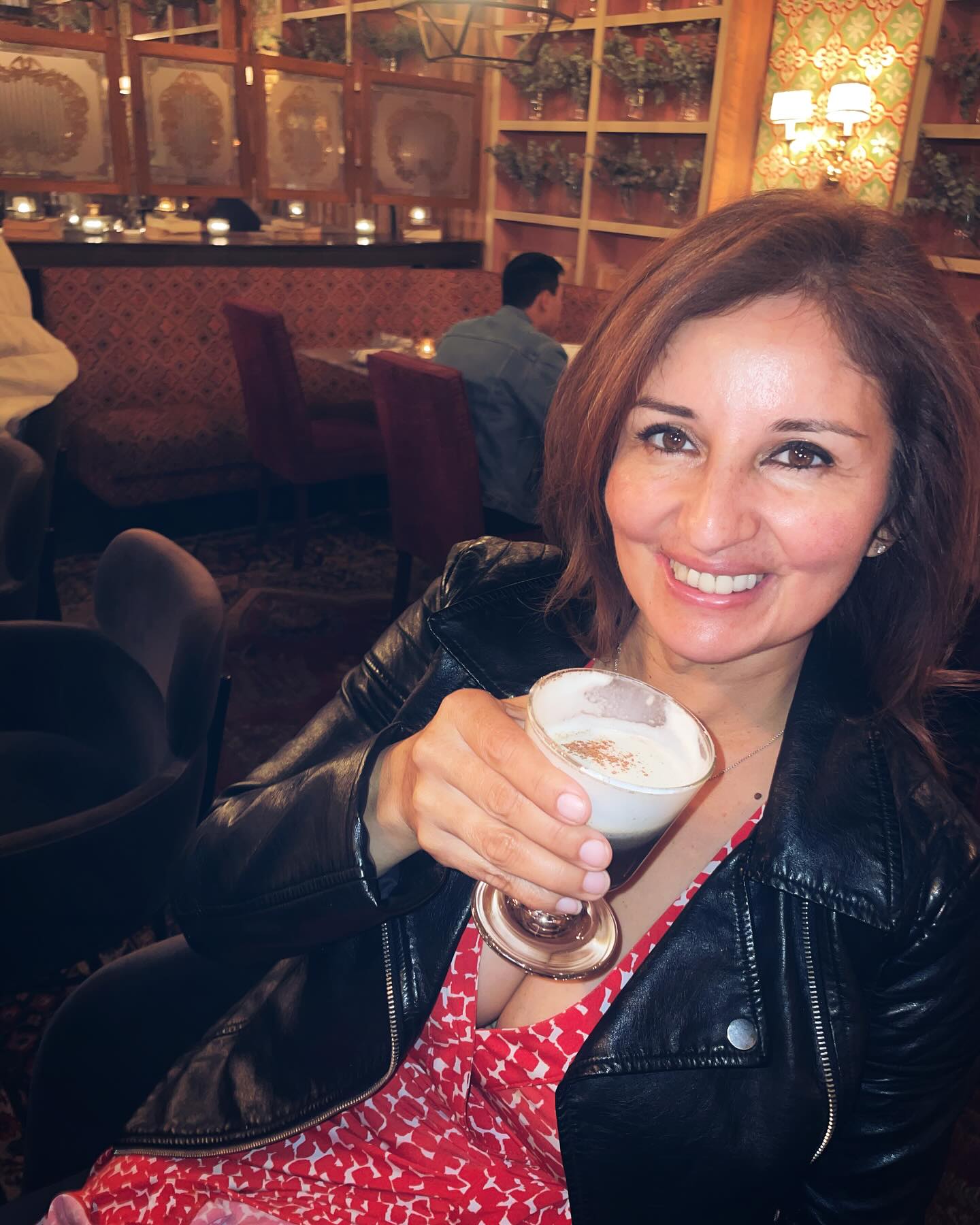 ☕️A veces solo se necesita un tiempo, una sonrisa y un buen café.
.
#cafe #smile #sonrisa
#selenepartida #KarmmaLiving #realestateagent