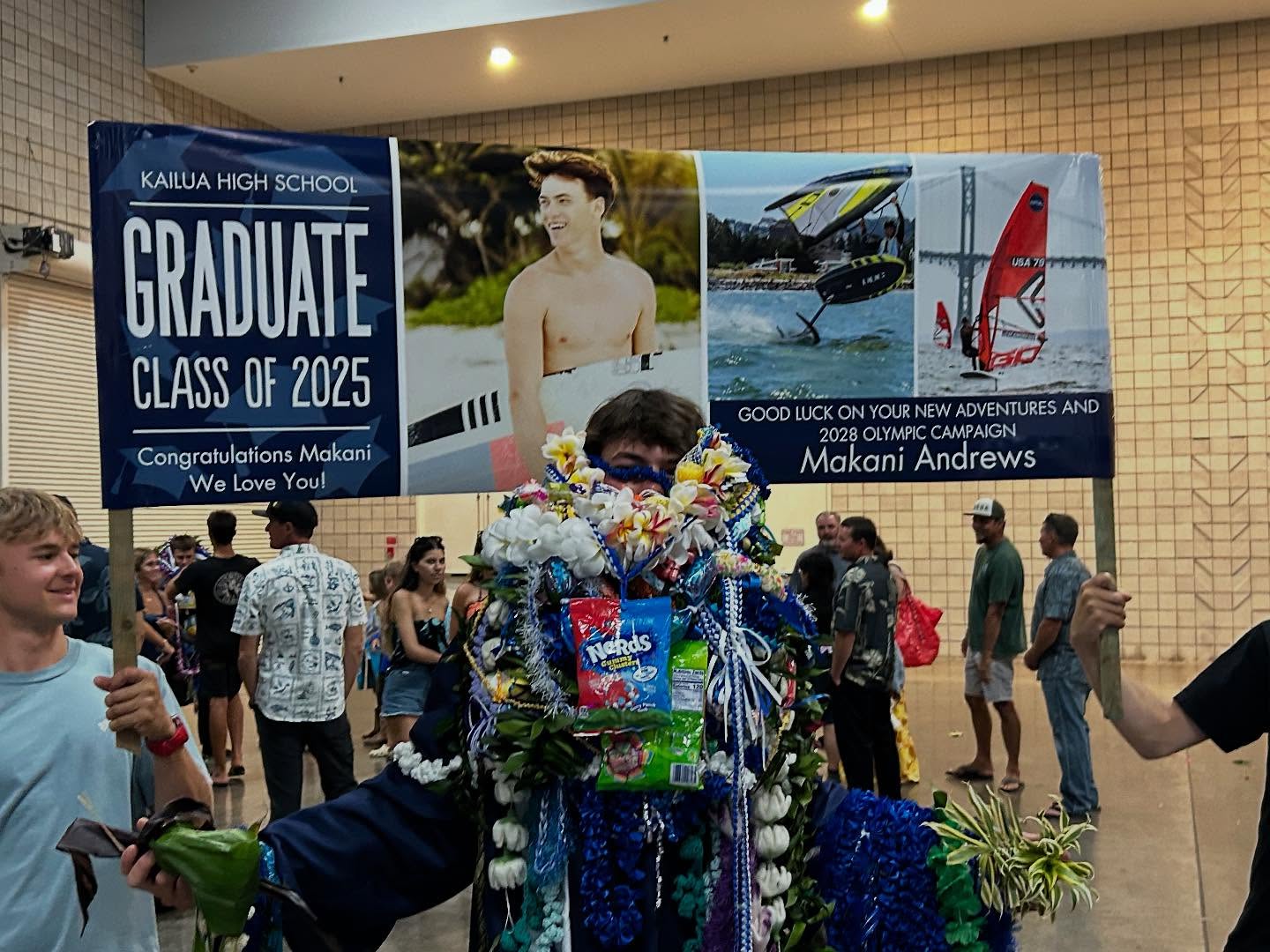 Super fun Kailua High Graduation on Wednesday. Congratulations to Makani and all the graduates 🎓 also thank you 🙏🏽 to all those who have helped Makani on his journey and came to help celebrate 🙌 #kailuahigh2025
