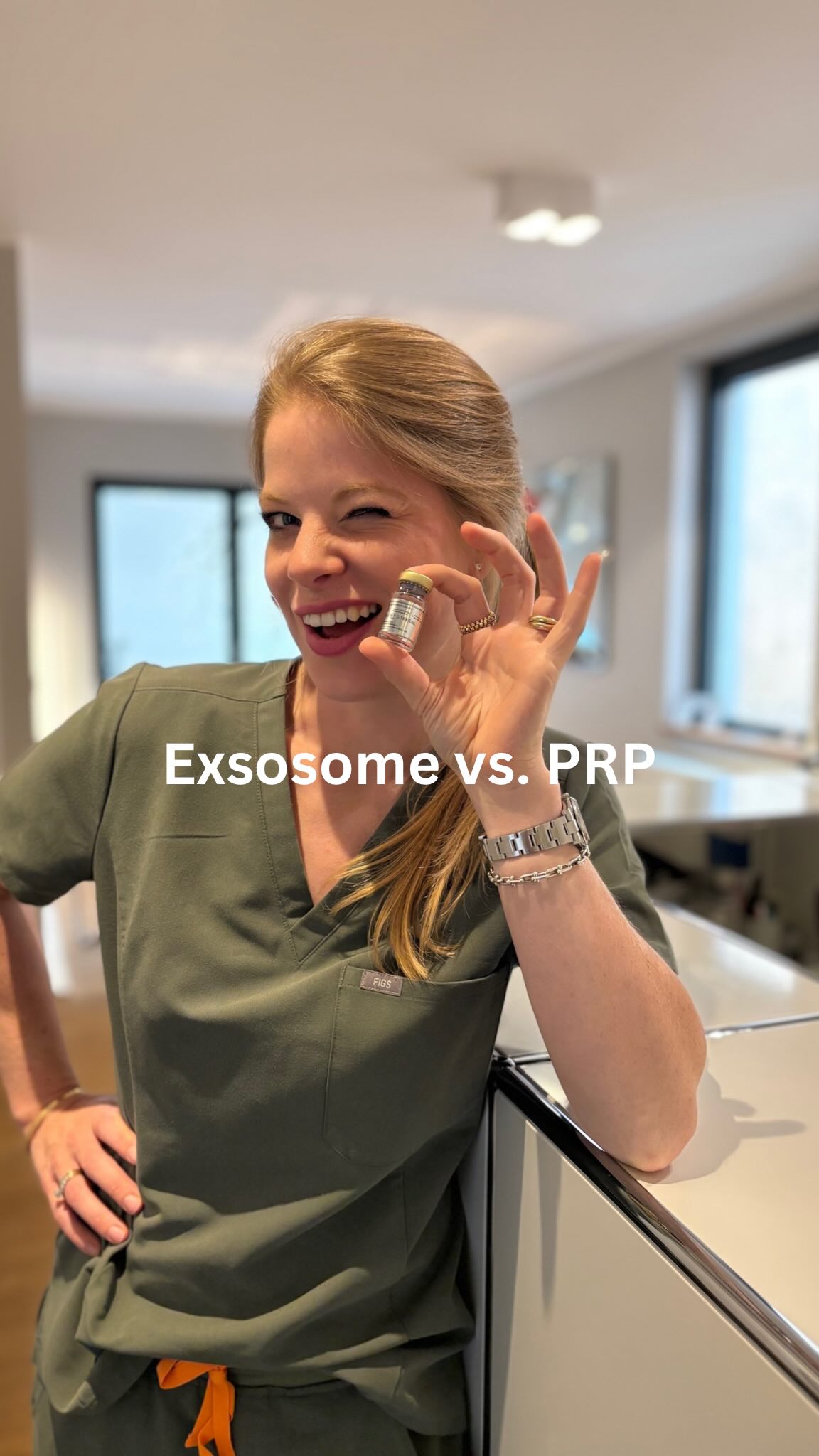 ✨ Exosomen – das neue High-End-Level der Hautregeneration! ✨💉 PRP (Eigenblut) ist schon toll für einen natürlichen Glow und strahlende Haut – aber:
🧬 Exosomen setzen nochmal eins drauf! Warum?
🔹 Sie enthalten eine viel höhere Konzentration an Wachstumsfaktoren
🔹 Sie bestehen aus kleinen „Botenstoffen“ & Proteinen
🔹 Sie aktivieren die Zellkommunikation
🔹 Das regt die Kollagen- und Elastinbildung an
🔹 UND sie wirken entzündungshemmend!
Kurz gesagt: pure Power für deine Hautregeneration 💥
#exosomen #hautpflege #skincare #beautyinnovation #antiaging #hautregeneration #aestheticmedicine #glowup #glowingskin #skinbooster #prpvsExosomen #drmonarudolph #plastischechirurgie #schönheitschirurgie #beratung #facharzt #beauty #jawline #filler #oberlidstraffung #brustvergrößerung #botulinumtoxin
