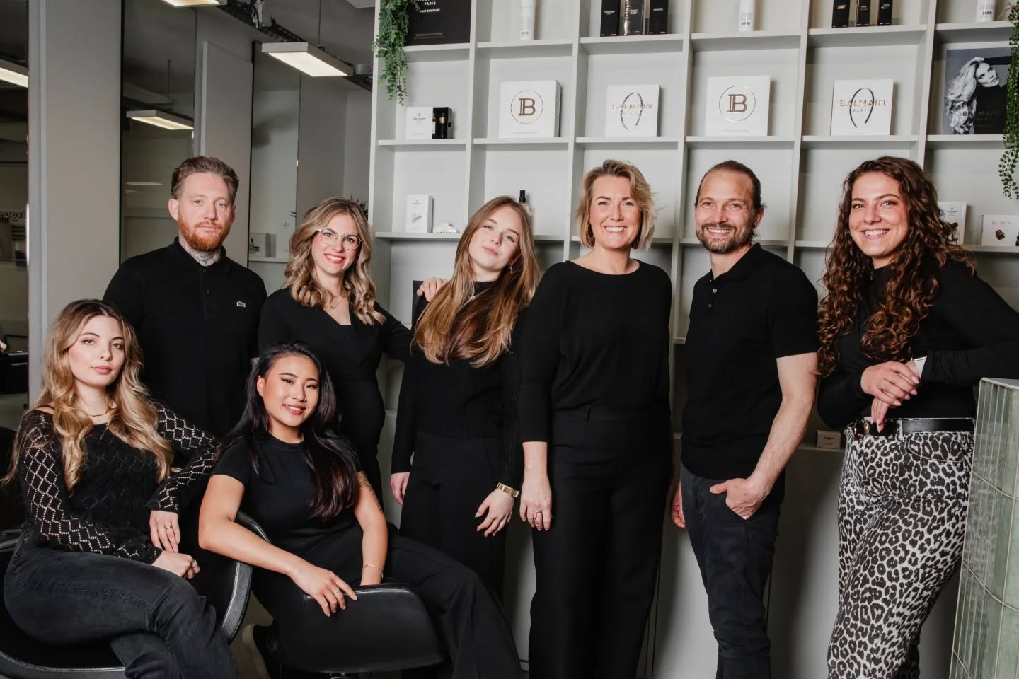 Onze website heeft een frisse make-over gekregen én we hebben nieuwe talentvolle stylisten in het team. Om dat te vieren, krijg jij tijdelijk 15% korting op je online boeking.
📅 Boek vóór 1 juni via climaxhair.nl/book-online en gebruik code ZOMER15.
Of je nu je highlights wilt opfrissen, een nieuwe coupe wilt proberen of gewoon zomer-ready wilt zijn – dit is hét moment.
✅ Alleen geldig bij online boekingen
✅ Afspraken mogen tot 2026 plaatsvinden
✅ Geen limiet op het aantal boekingen
✅ Gebruik de code: ZOMER15
🔗 Boek direct via de link in onze bio!
✨ Laat de zomer maar komen – Your hair journey begins here!