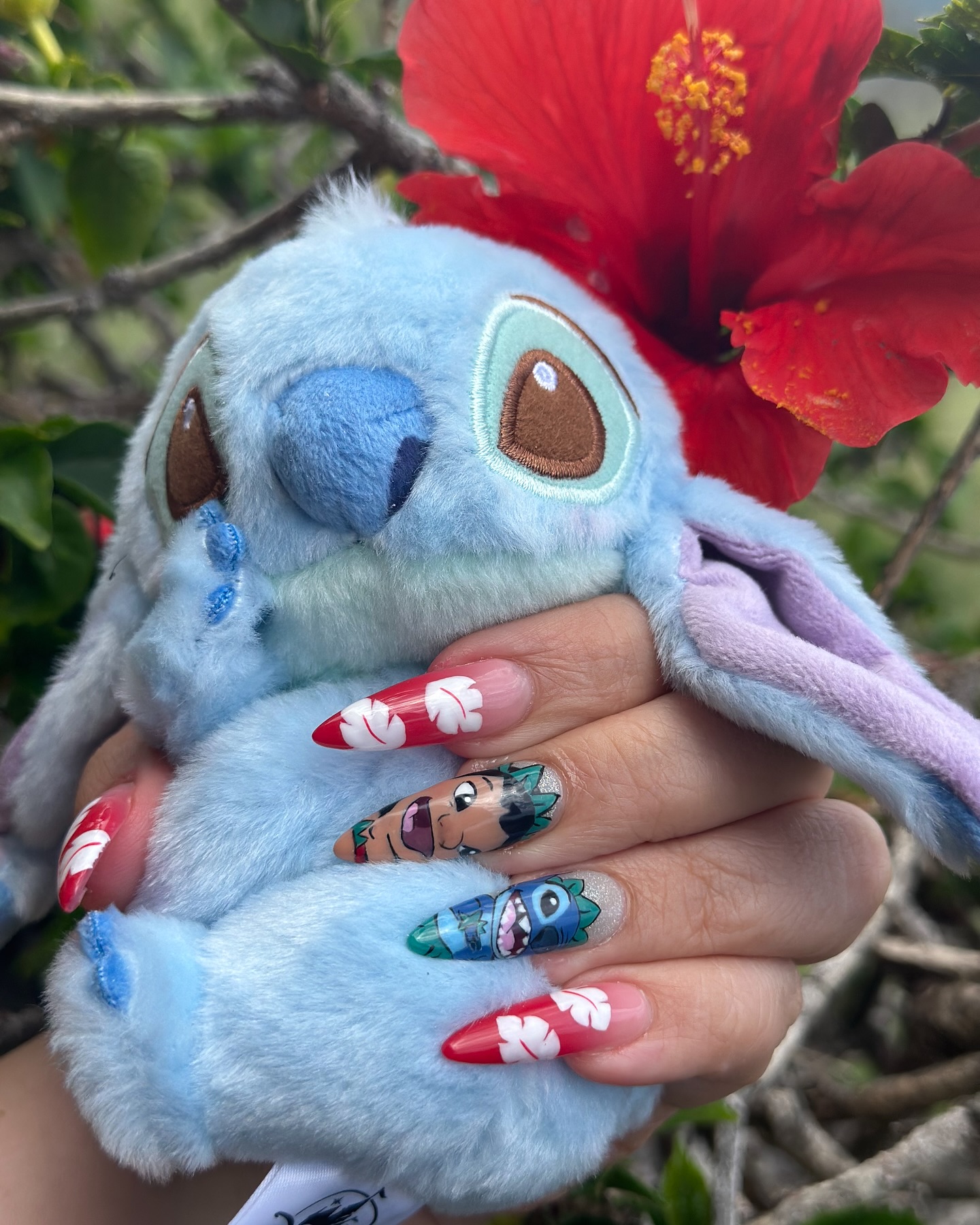 Can’t wait to watch @liloandstitch !!! 🌺 So proud to see @maiakealoha , representing our Big Island, bringing this iconic character to life. 🌊✨ #BigIslandPride #LiloAndStitch
@coutureclawshawaii
#liloandstitchnails #stitchnails #hawaiinails #konanails #bigislandnails #handpaintednails #gelx