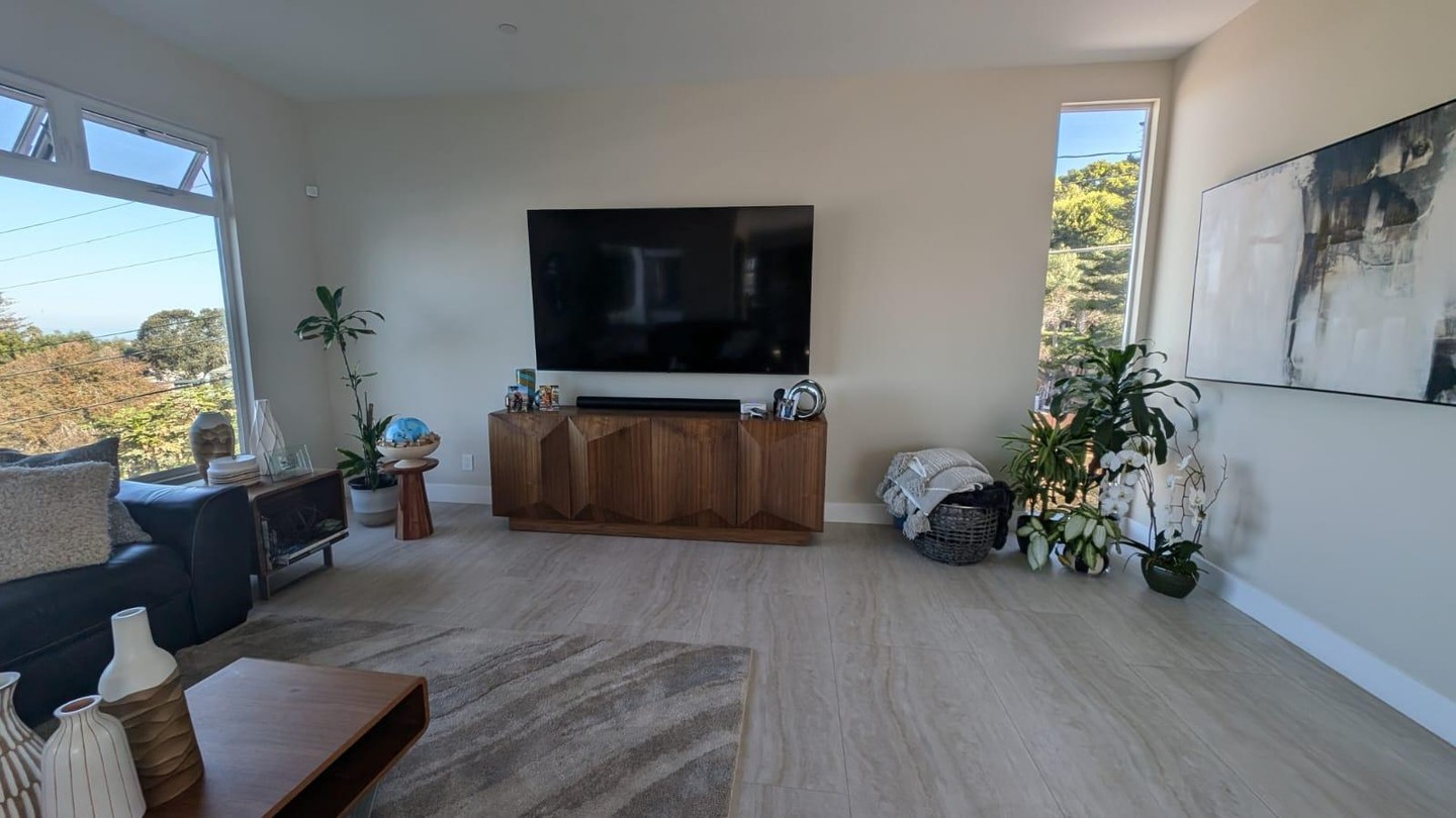 Slide 1: BEFORE
Does your living room feel more "meh" than modern? (Swipe âĄď¸)
At Statera, we see potential in every spaceâeven the ones with tangled power cords and basketfuls of forgotten throws.
Slide 2: AFTER
From vision to reality: See how Statera transforms clutter into calm, and ordinary into extraordinary. Sleek lines, natural light, and a touch of greenânow that's balance.
Ready to remodel or just bought a property? Let's talk efficiency, design, and results. Statera is your one-stop solution for design, materials, and build.
#Statera #InteriorDesign #TransformationTuesday #ModernLiving #DesignBuild #BeforeAndAfter