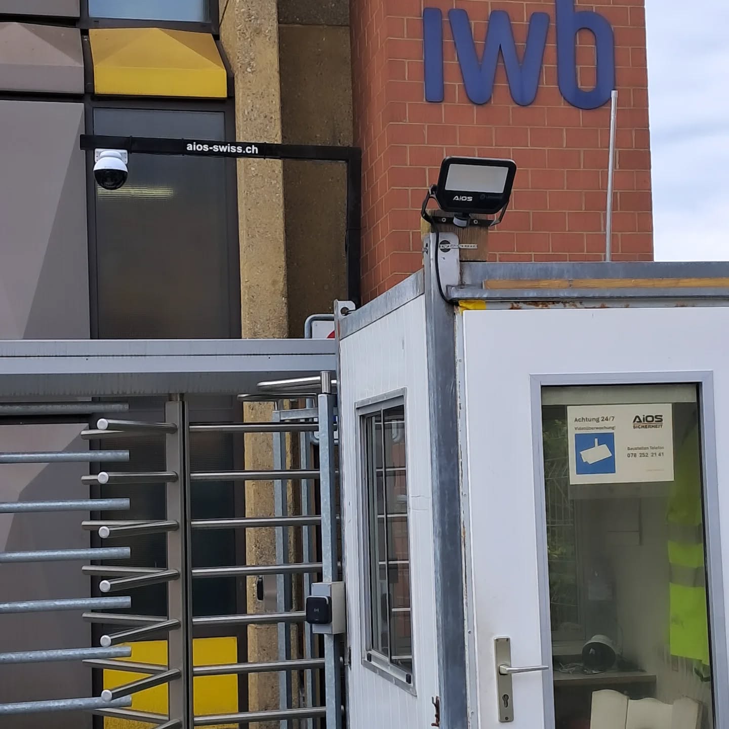 AiOS Sicherheitstechnik
Sicherheit auf der Baustelle beginnt am Eingang!
Mit unserer modernen Zutrittskontrolle schützen wir Ihre Baustelle zuverlässig rund um die Uhr vor unbefugtem Zutritt.
Effizient, sicher, transparent.
#baustellensicherheit #zutrittskontrolle #sicherheitstechnik #baustelle #sicherbauen #sicherheit #aiosswiss