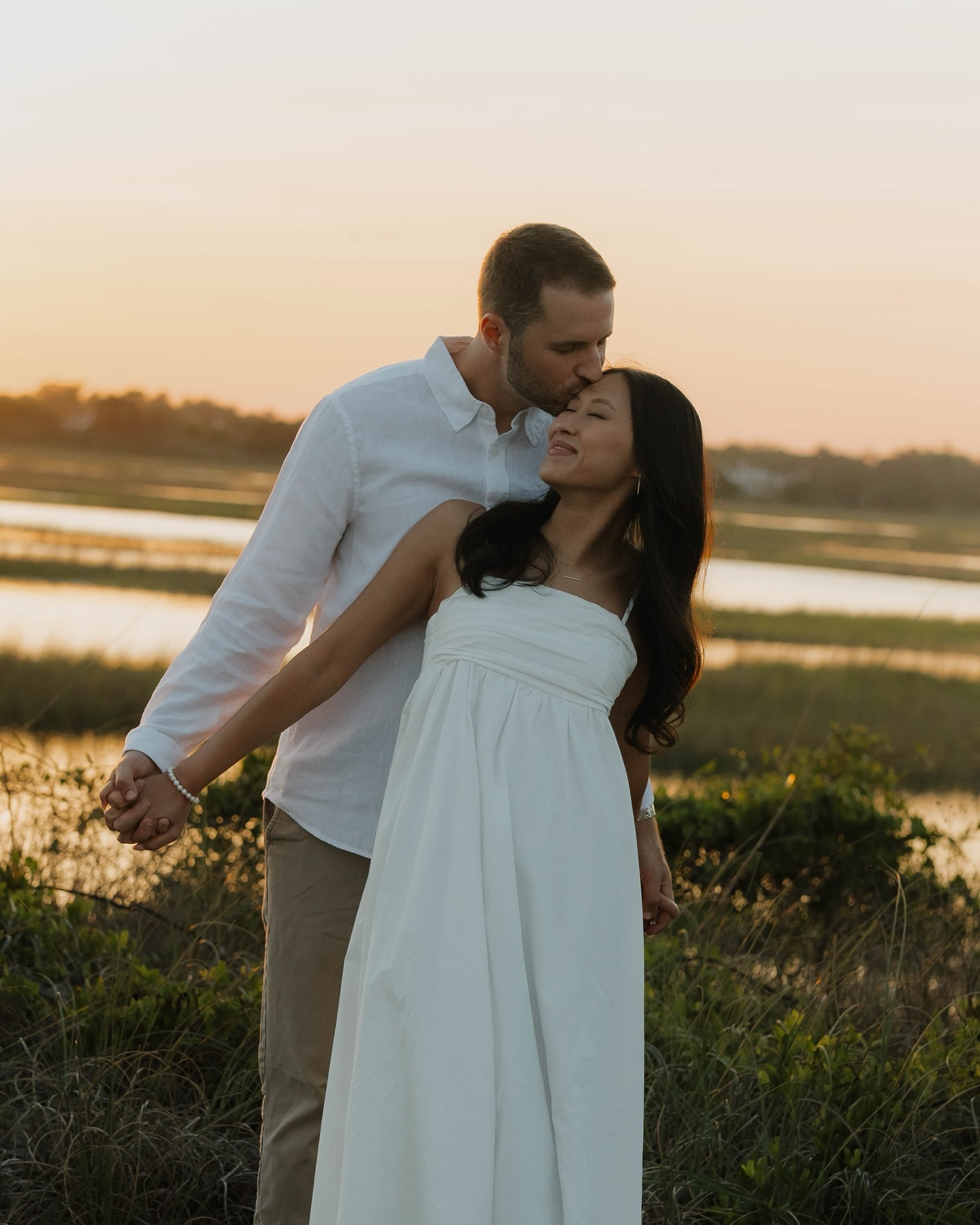 The classy & clean downtown vibes met with a fun & playful sunset at the beach! I LOVE the variety inside of a gallery that a shoot like this brings ๐ค