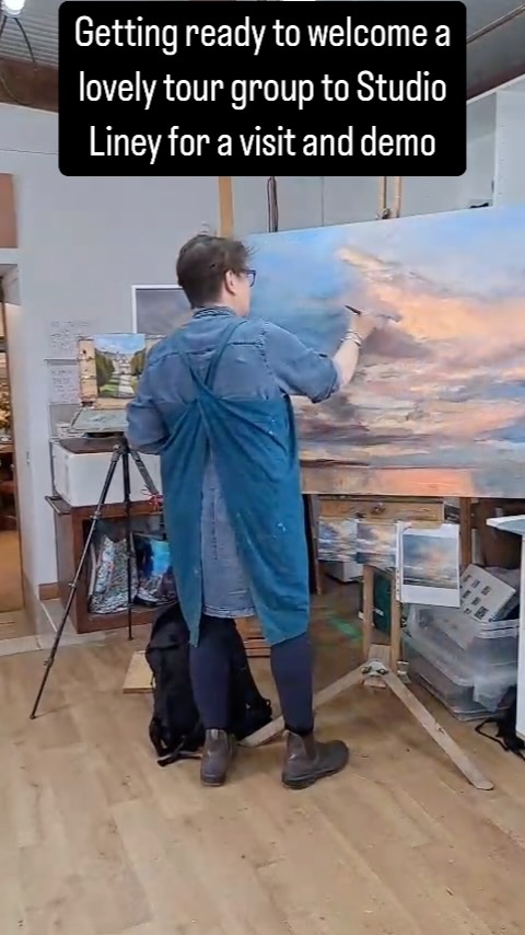 The lull before the ( very welcome) storm. This was us all set up at Studio Liney , waiting for a visit for a studio tour and demo from Keli and MaryPat at @poggibonsitours and a lovely group of ladies visiting from the US on a Cotswolds Retreat tour.
Obviously the studio is always this tidy and organised (is it fingers or toes? You have to have crossed when you’re slightly fibbing ? ) 🤣🤣
I reflected that art brings so much more than just the fun of painting and sharing work- I get to meet so many different people with a shared interest in art, some to paint out with and share techniques and ideas, but definitely a plus that not all are artists/ collectors and that is just enriching. (Although it transpired that Kelis group had a fair few of all of the above!!)
Plus today I learned a lot about the history of the land, going way back to the Romans , via Mark and Max and the artefacts they have found and researched over the years
Thanks @poggibonsitours for your continued enthusiasm re StudioLiney, and @liney_hill for continued collaboration and sharing space and ideas … it looks awesome!!
#studiolifestyle #cotswoldretreat #womensretreat #sharingart #paintingclouds #cotswoldtours #cotswoldartist