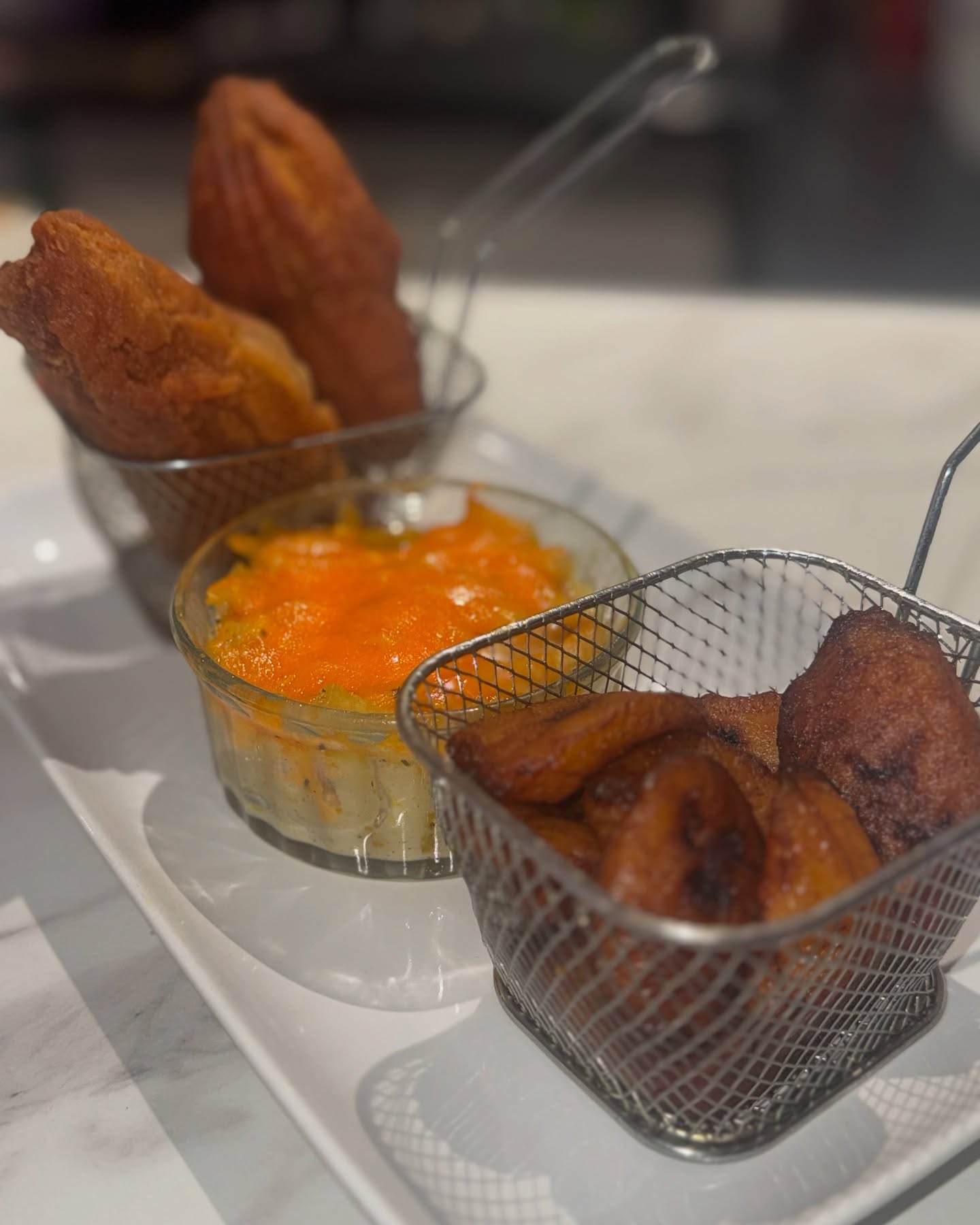 Letโs celebrate this bank holiday Monday with good vibes and even better food! ๐ฅณ๐ด
.
.
.
Follow us on TikTok!! paradise_romford
.
.
.
#Caribbeancuisine #jamaicanfood #chef #caterer #restaurant #romford #paradise #family #business #lounge #bar #jamaican #love #food #lounge #bar #essex #london #cocktails #events #catering #services #sweets #dinner #explore #explorepage #viral #festivals