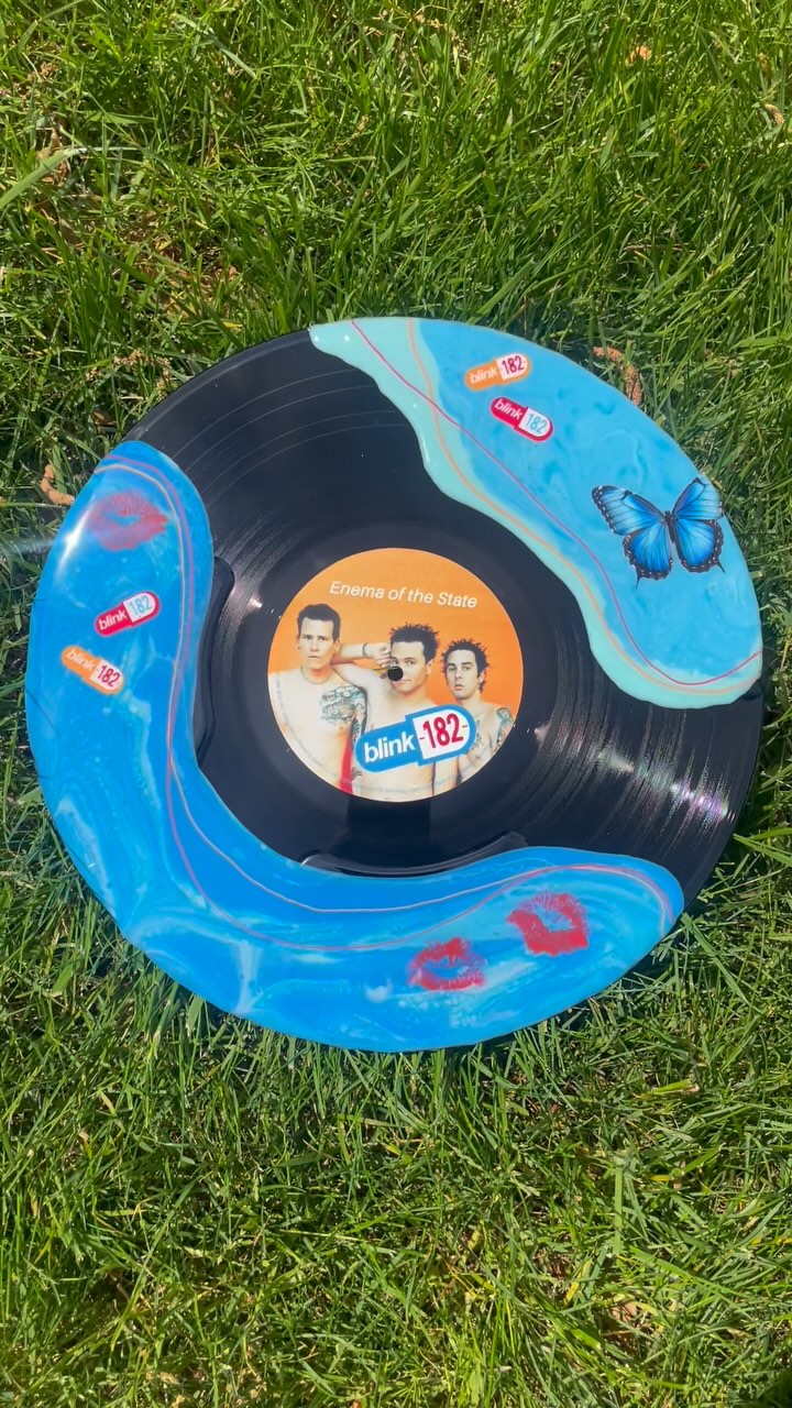 is it giving Enema of the State? 🦋🥁
come find this Blink-182 vinyl tonight at the @virginiazoo for the Pop-Punk ZooGroves event! details are in my story 🫶🏻