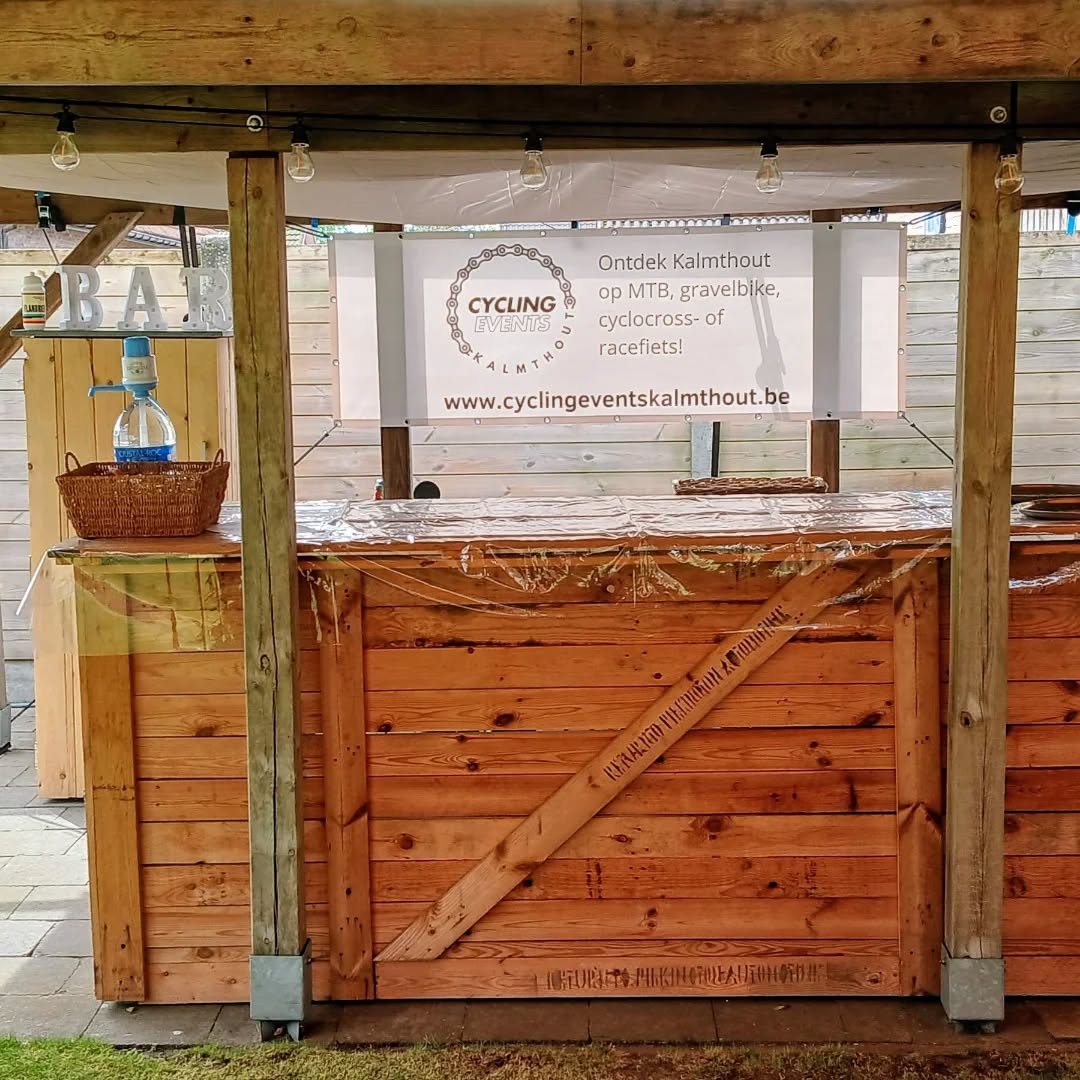 Onze bar staat altijd klaar 😎
Sfeer en gezelligheid ⭐️⭐️⭐️⭐️⭐️
Zowel voor, tijdens, als na!
Een totaalbeleving zonder zorgen 👍
www.cyclingeventskalmthout.be
Tot snel!
#cycling
#cyclingevents
#kalmthout
#kalmthoutseheide
#grensparkkalmthoutseheide