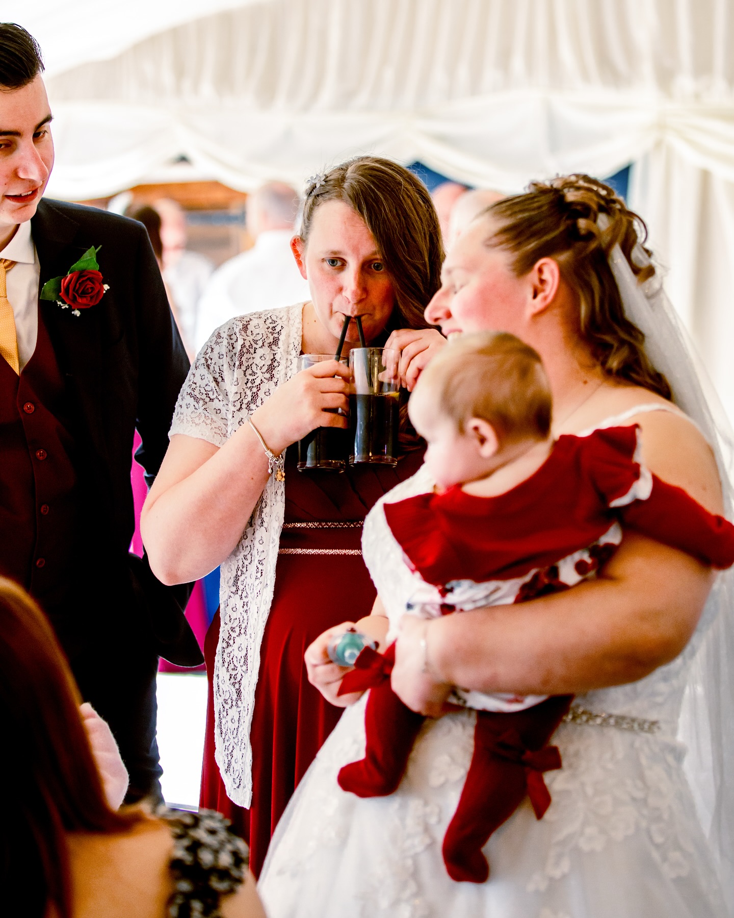 Some of my favourite shots from T & S’s gorgeous BBQ style wedding // 5.4.2025 //🍔☀️
These guys had their gallery delivered this week and oh my was I excited to release it to them 🥹 So many happy memories were made on their wedding day, that I just had to share a few of my favourite candid shots!! 💜
Happy scrolling haha (P.S. Try and spot me in these photos) 🤣
.
.
.
.
#inglesidehouse #inglesidehousewedding #bbqwedding #springweddinguk #springweddingseason #documentaryweddingphotography #documentaryweddingphotos #candidweddingphotographer #candidweddingmoments #cirencesterweddingphotographer #relaxedweddings #burgundyweddings #burgundyweddingflowers #burgundywedding