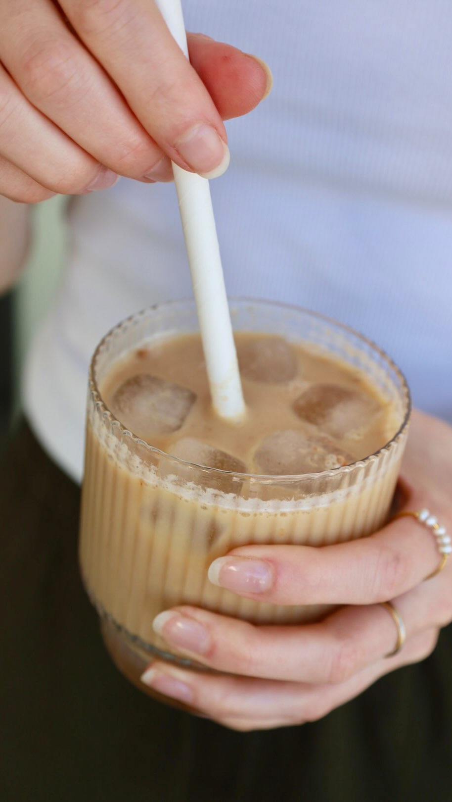 This is a sign to add @soaringfreesuperfoods Mesquite Superfood Powder to your next Iced Coffee.
Mesquite is a low GI natural sweetener, with a nutty, caramel flavour. It also contains an amino acid that is known to help with calmness and reduces anxiety.
To make the Mesquite Iced Coffee mix:
1 heaped tsp Mesquite Powder
About 3/4 cup plant milk (or milk of choice)
Single or double espresso (decaf for me please)
Ice cubes
Simple and delicious 🫶
Note to self: Make two when mom’s around 😄
#superfood #icedcoffee #healthfood #mesquite #veganrecipes #plantbased