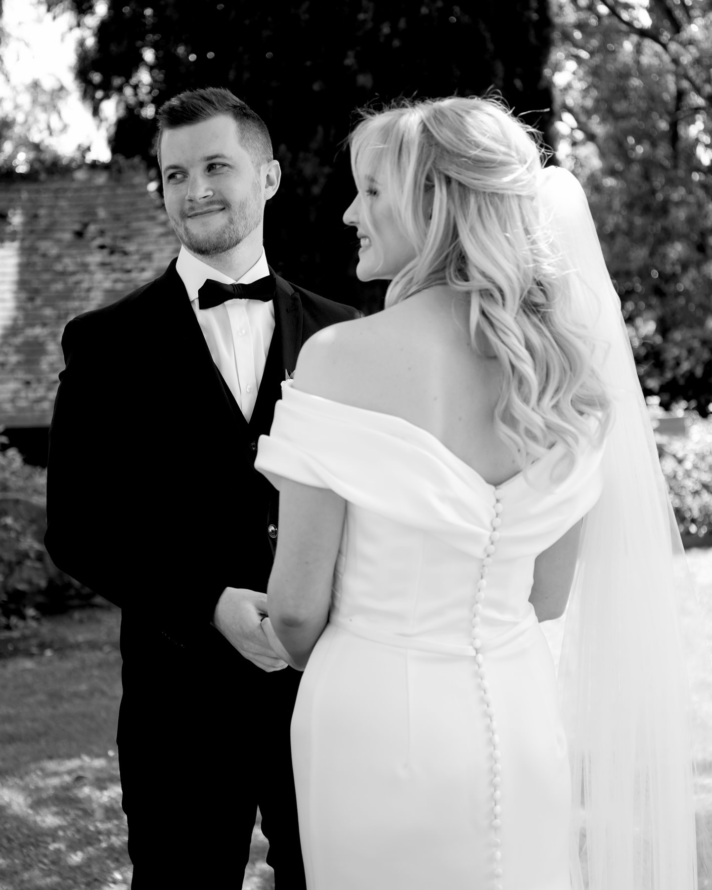 Har du planer på att gifta dig utanför Sverige? Då har jag en speciell prislista som jag kan skicka till just dig 🥂 Bara hör av dig, så skickar jag den!
#weddingphotographer #weddingphoto
#bröllopsfotograf