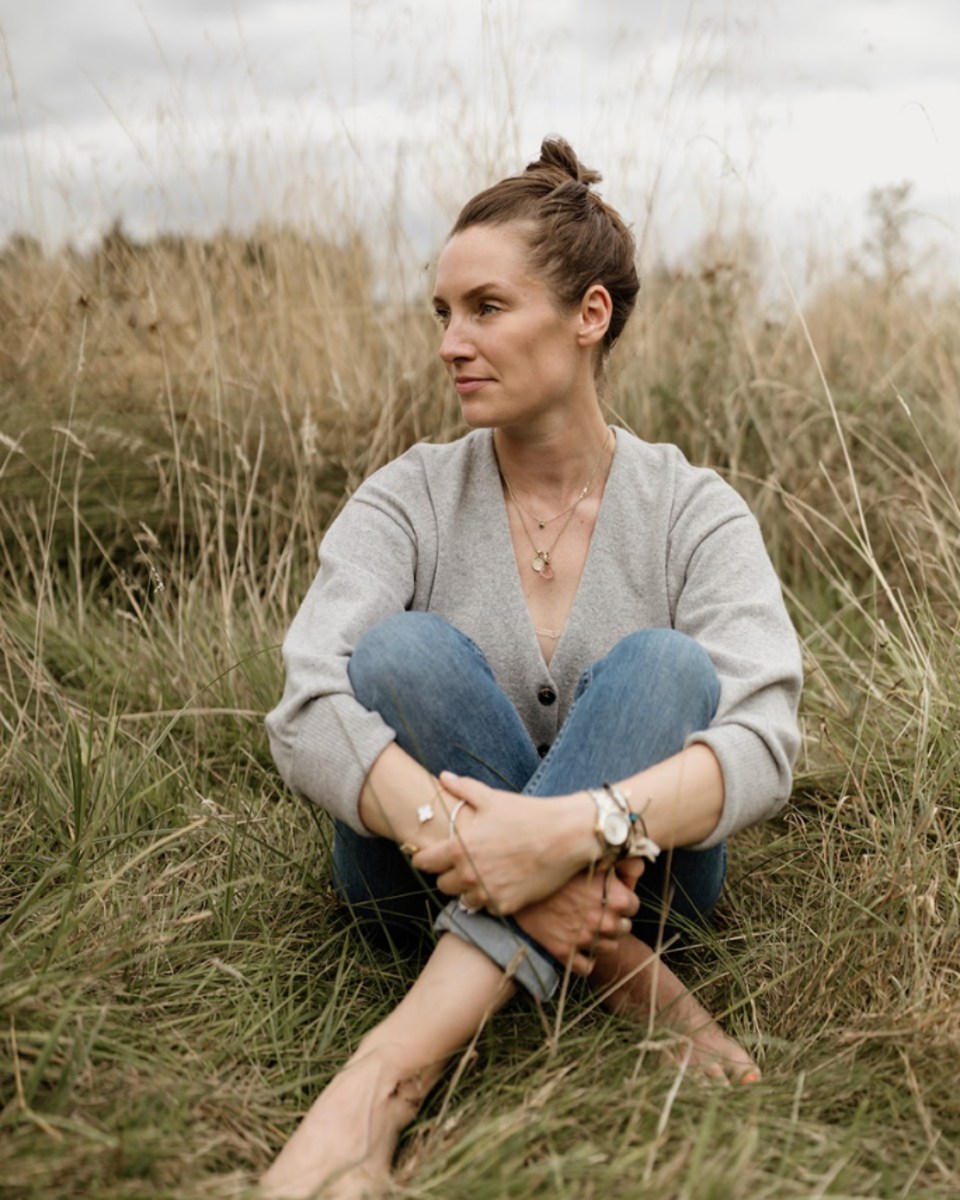 3 ways to reduce your anxiety and brain fog š«ļø
When clients come to me feeling anxious and clouded, there are a few things I always recommend to help ease these symptoms and bring back clarity:
1ļøā£ Reduce caffeine
Caffeine stimulates your nervous system, which can heighten feelings of anxiety and worsen brain fog over time (even if it feels like it gives a quick boost at first).
2ļøā£ Eat three protein-rich meals a day ā with no snacks in between
Balancing your blood sugar and cortisol (your main stress hormone) is key for a calmer mind and steadier energy.
3ļøā£ Spend at least one hour outdoors every day
Simply getting outside ā especially if youāre moving your body too ā has a real grounding, calming effect on your nervous system.
āø»
If you want tailored support to improve your health, wellness, and sense of clarity around nutrition, DM me āSUPPORTā and letās chat about how we can work together.
#anxietysupport #anxietyrelief #brainfog #guthealth #nutritionist #nutritonaltherapy