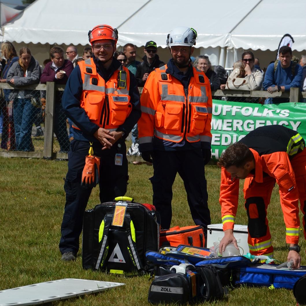 Some of our highlights from day one of @suffolkshow!
Great to have been involved in the multi-agency demonstration, showing the skills we can offer emergency services and local authorities.
In the case of this two vehicle RTC scenario we are able to assist with:
- maintaining a cordon with emergency vehicle access
- immediate first aid
- following instructions of emergency services presence to assist with the extraction of casualties.
Thanks to @suffolkfrs, @suffolkpolice, @eastenglandamb, @eastangliairamb and @sars_emergency_medical_charity for allowing us to demonstrate our skills alongside yours!
Scroll to the end of our post for a first person view of our RC 4x4 in action on our have a go track! The batteries are charged ready for Day 2!
We look forward to seeing you of you are coming for the second and final day!