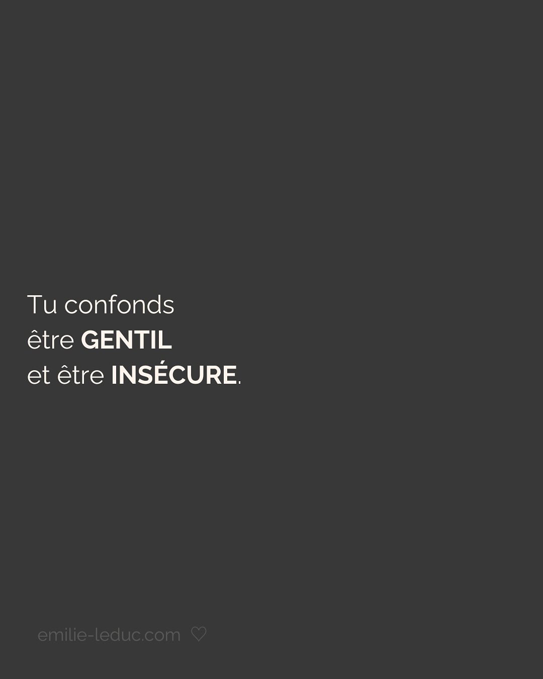 Je rencontre C. en 2021 et le contact passe bien. On prend un verre, il est sympa, drôle, smart, et super gentil. À la fin du date, il propose naturellement qu’on se revoit. Pour ce 2e rdv, il prend les devants, choisi l’endroit etc.
Jusqu’ici, C. semble savoir ce qu’il veut et ça fait du bien.
Mais très vite, je sens que tout ce que je dis est parole d’évangile. Qu’il commence à mettre ses besoins de côté pour coller aux miens. Je le sens perdre de son charme à mesure qu’il tente de me plaire en effaçant subtilement mais sûrement qui il est.
Je prends mes distances, il le ressent et essaye de coller à l’image qu’il croit que j’attends. Je suis refroidie, je quitte la relation avec toutes les questions que j’ai mises dans le post.
Aujourd’hui, je comprends que j’avais besoin de quelqu’un avec un minimum de sécurité intérieure.
Sauf que ça, ça ne se force pas.
LA SÉCURITÉ INTERIEURE NE PEUT SE FEINDRE.
Tu peux porter tous les masques que tu veux, celui de la sérénité intérieure, de la sécurité, de la confiance et de l’estime de soi ne peut se maquiller.
La preuve, toi non plus tu n’es pas dupe.
2 ans plus tard, quand j’ai rencontré mon chéri, il était profondément gentil et attentionné. Mais il avait surtout quelque chose que beaucoup d’autres hommes n’avaient pas et que j’arrivais pas à expliquer.
Mais c’était bien ça. Ce qui m’attirait plus que tout chez lui, c’était sa sécurité propre, sa sérénité intérieure.
Si cela n’est pas présent chez ton/ta partenaire, c’est normal que ça crée un malaise.
Tu es bien placée pour savoir que partager ta vie avec une personne qui en fait trop pour être aimée et validée, c’est épuisant et pas très sexy…
———————————————————————————
Je suis Emilie, thérapeute & coach diplômée spécialisée dans la dépendance affective.
J’aide les femmes qui souffrent de schémas toxiques répétitifs à aimer sereinement et librement, sans plus jamais s’oublier.
#dependanceaffective #manipulation#relationtoxique#addiction#dependance#blessuredabandon#rupture#couple#hypersensibilité#hypersensibles#abandon#perversnarcissique#depression#blessuredelame#amourdesoi#tinder#rencontre#angoisse#solitude#lovecoach#pn#amourdesoi