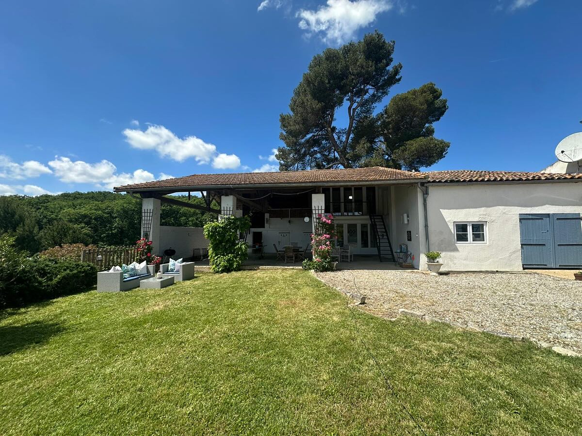 The idyllic setting for a relaxing getaway with friends and family #pincardel #southoffrance #limoux #alaigne