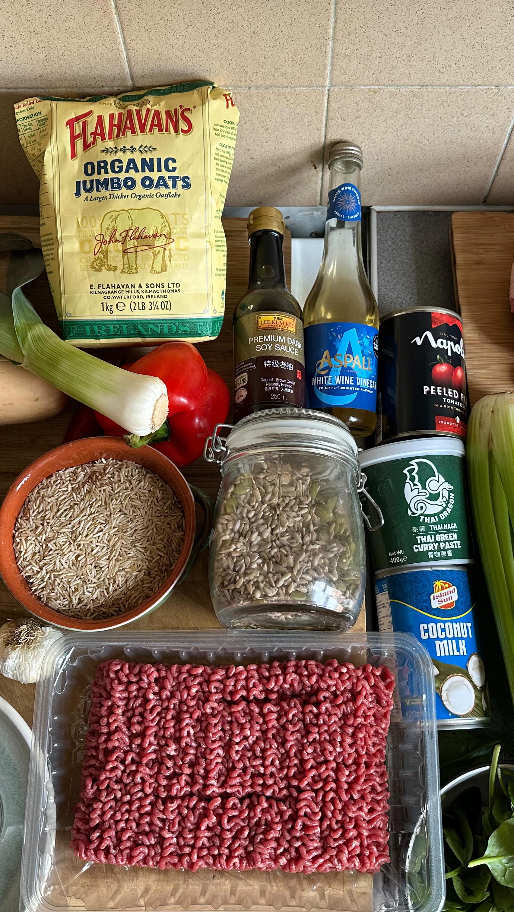 Taking a few hours out of a weekend afternoon to cook your weekly meals.
Easy, convenient, time saving & cost effective.
#cookfromhome #eatwell #homemeals #homecook #foodiesofinstagram #cookfromscratch #nutritionist #cookhealthy #foodies