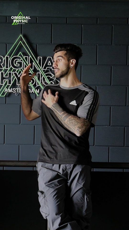 Flexibility & Mobility = Long-Term Longevity!
It’s not just about lifting heavy or running fast — it’s about moving well for life. Flexibility and mobility are the foundation for pain-free movement, injury prevention, and staying active as you age.
Whether you're training hard or just want to feel better in daily life, working on your range of motion helps you:
✅ Move with ease
✅ Recover faster
✅ Prevent injuries
✅ Improve posture & performance
Build a body that not only looks strong — but moves strong. Longevity starts with how you move today.
📍 Personal Training in Amsterdam Noord
🌐 www.kebkokabakibi.com
#FlexibilityTraining #MobilityMatters #LongevityThroughMovement #FunctionalFitness #PainFreeLiving #TrainForLife #AmsterdamNoord #PersonalTrainingAmsterdam #MoveBetterFeelBetter #InjuryFreeTraining #Vitaliteit #GezondLichaam #SterkEnSoepel #KEBKOFunctionalFitness