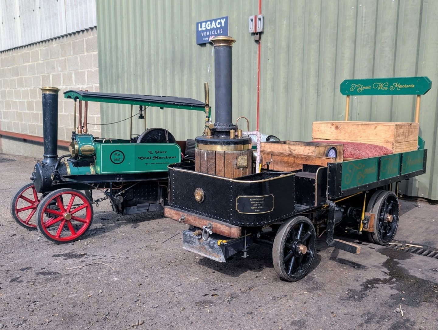 Two very different but capable 3" Steam Wagons, both ready for rally and enjoy.
The Savage is one of only 4 known examples so if you like something rare and different it could be a nice engine to add to your collection.
The Maxitrak Aveling has the comically fast top gear if you want to keep up with the bigger boys on the road.
For full information and videos of both please see www.legacyvehicles.co.uk/miniatures
.
.
#miniaturesteam #steamwagon #avelingandporter #steamlorry #modelengineering